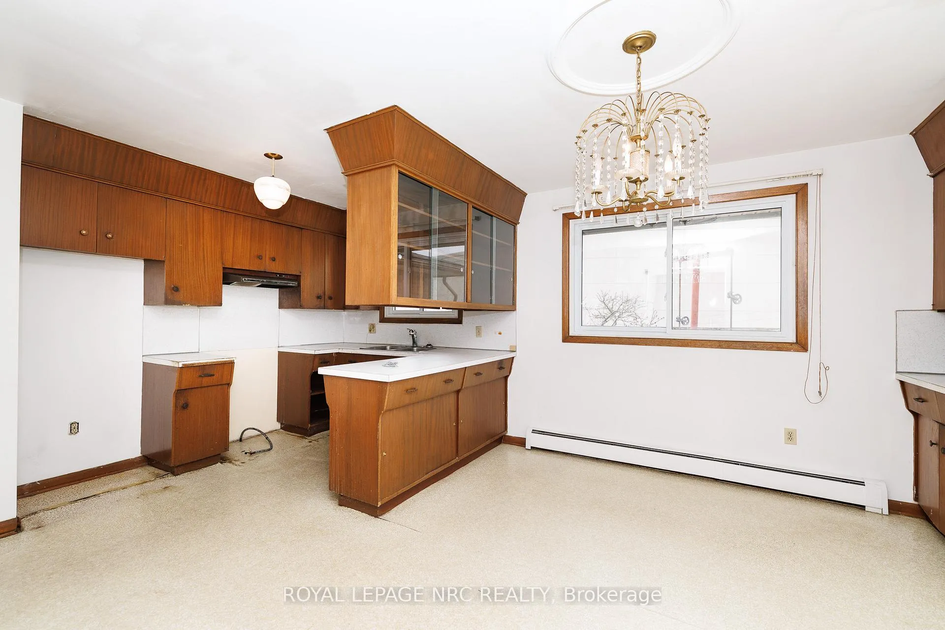 Photo 10 of 91 Regent Drive S, St. Catharines, Vine/Linwell — HOMEH