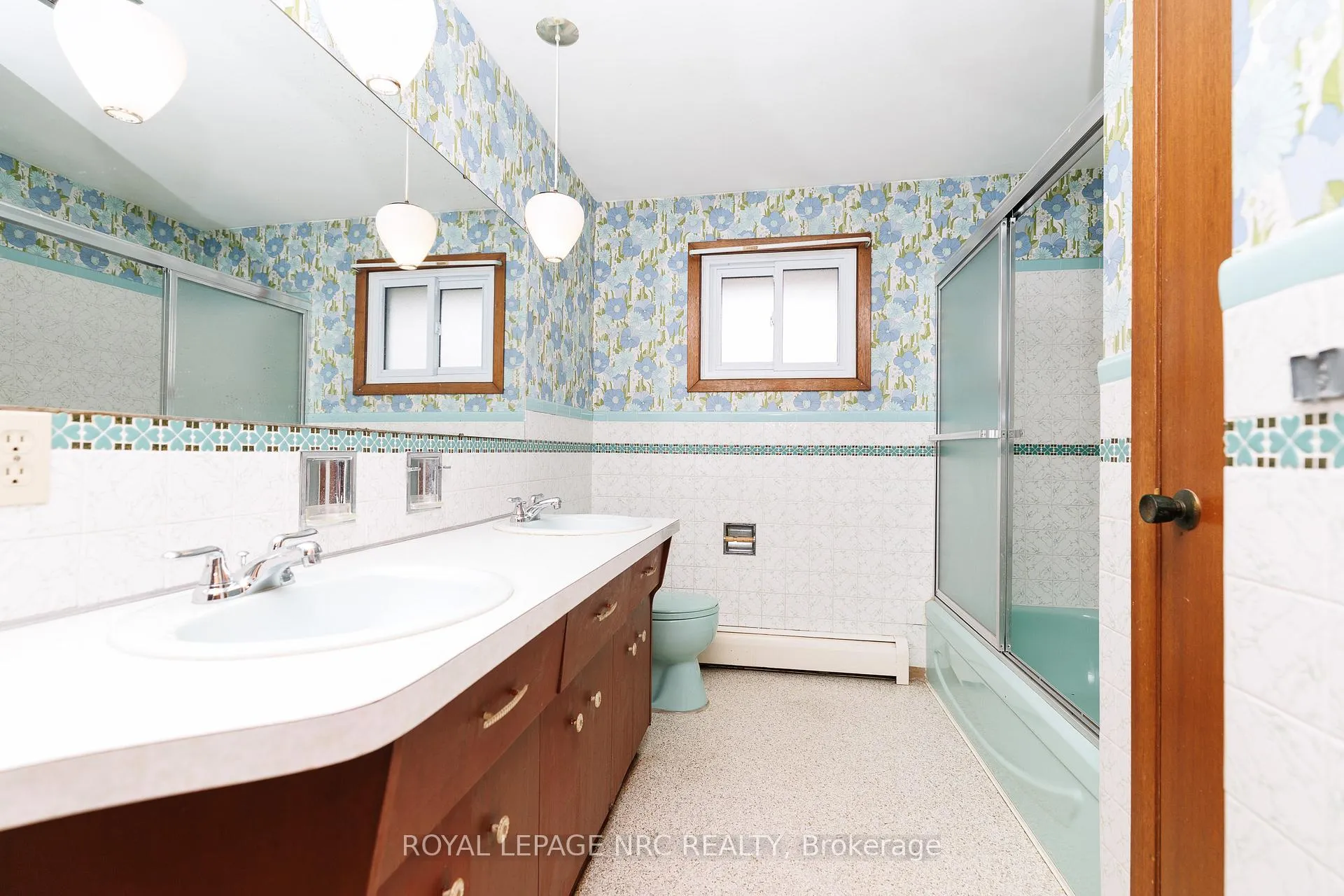Photo 15 of 91 Regent Drive S, St. Catharines, Vine/Linwell — HOMEH