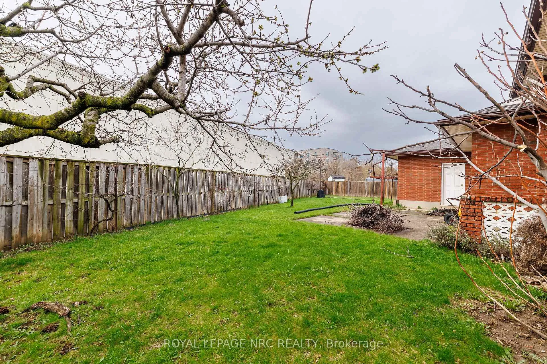 Photo 34 of 91 Regent Drive S, St. Catharines, Vine/Linwell — HOMEH