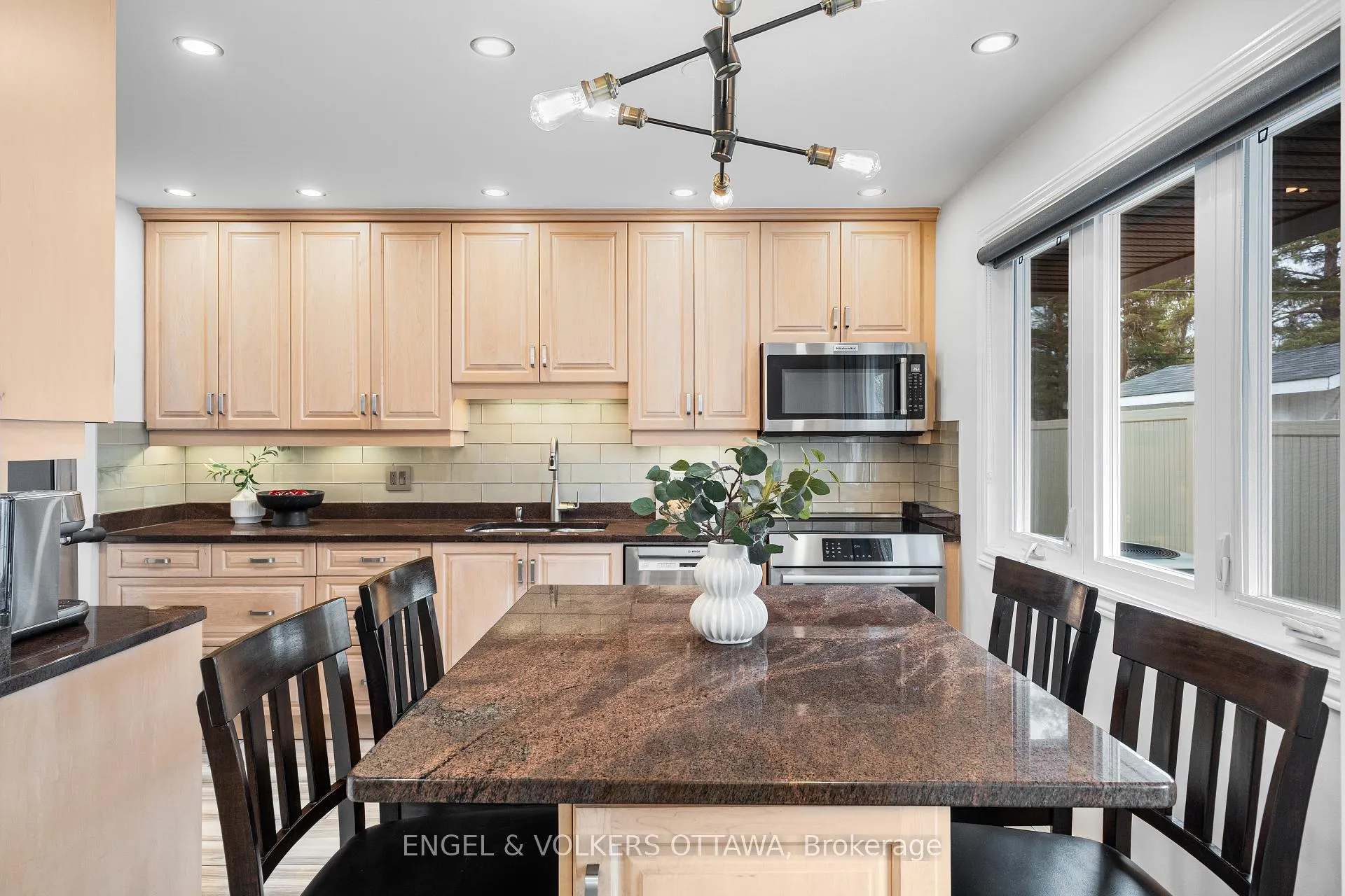 Photo 8 of 2173 Beaumont Road, Ottawa, Playfair Park — HOMEH