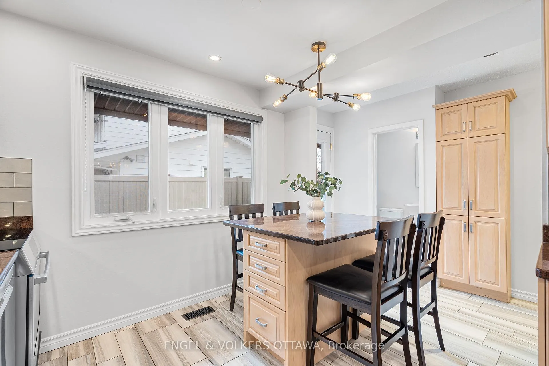 Photo 9 of 2173 Beaumont Road, Ottawa, Playfair Park — HOMEH