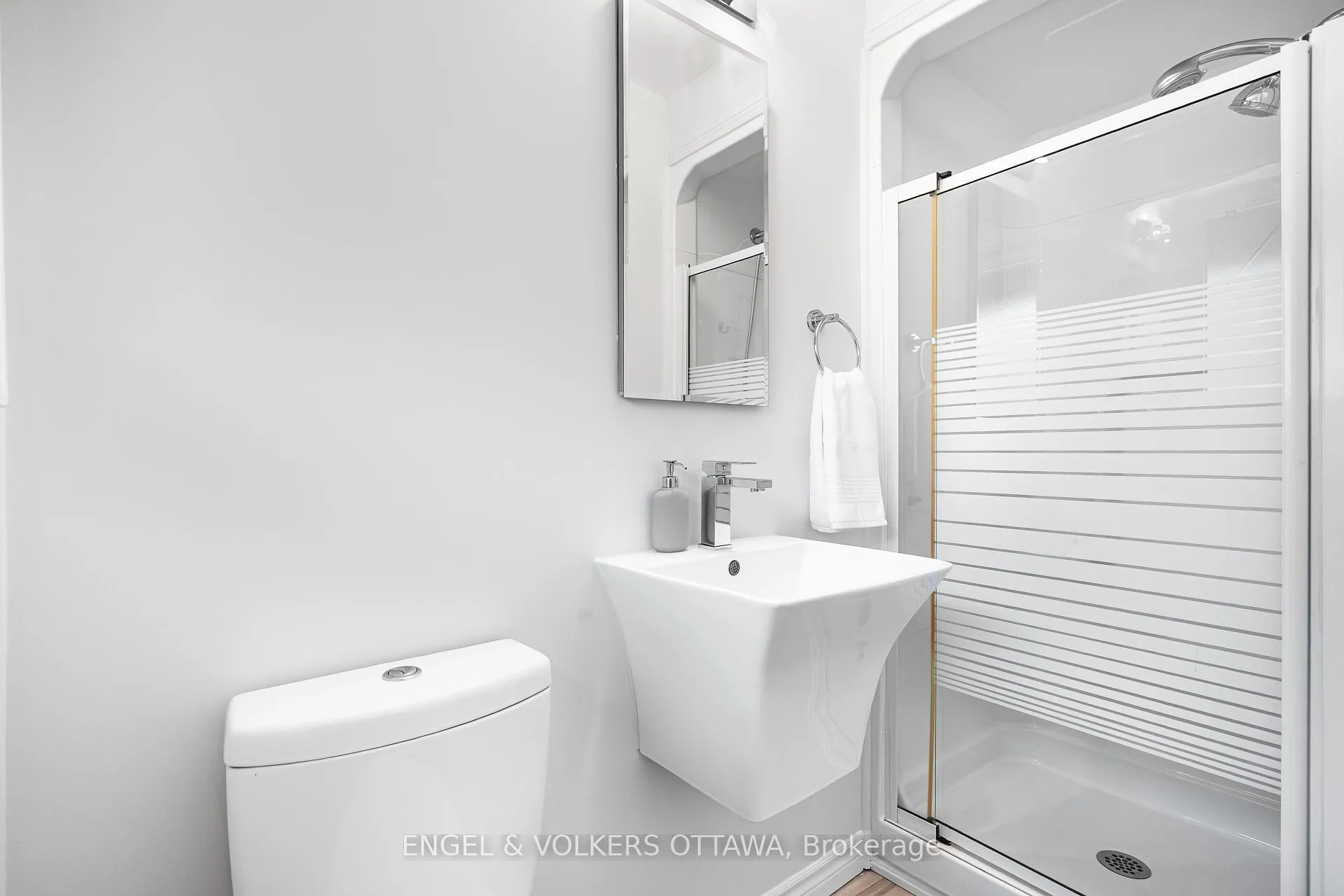 Photo 13 of 2173 Beaumont Road, Ottawa, Playfair Park — HOMEH