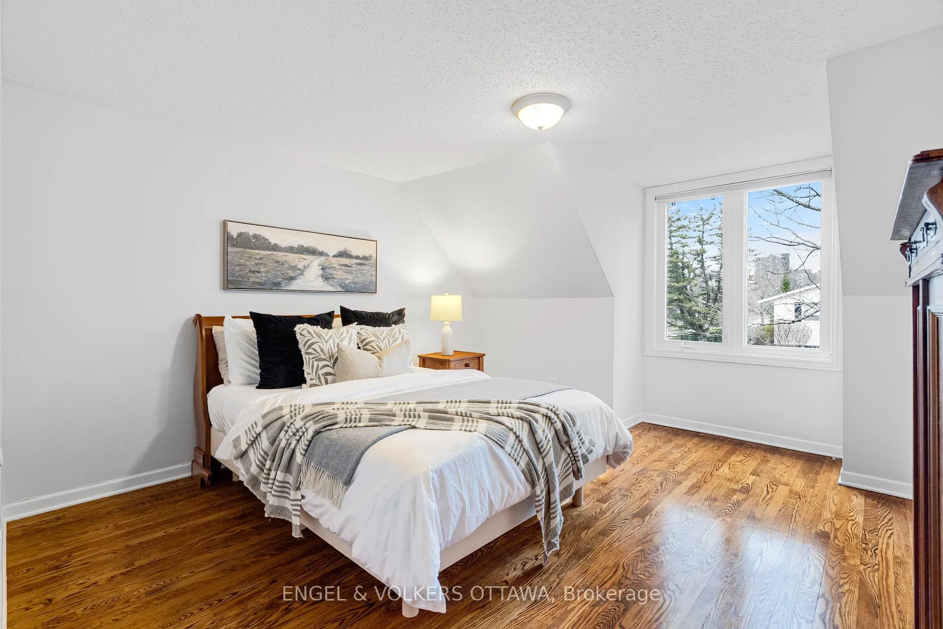 Photo 17 of 2173 Beaumont Road, Ottawa, Playfair Park — HOMEH