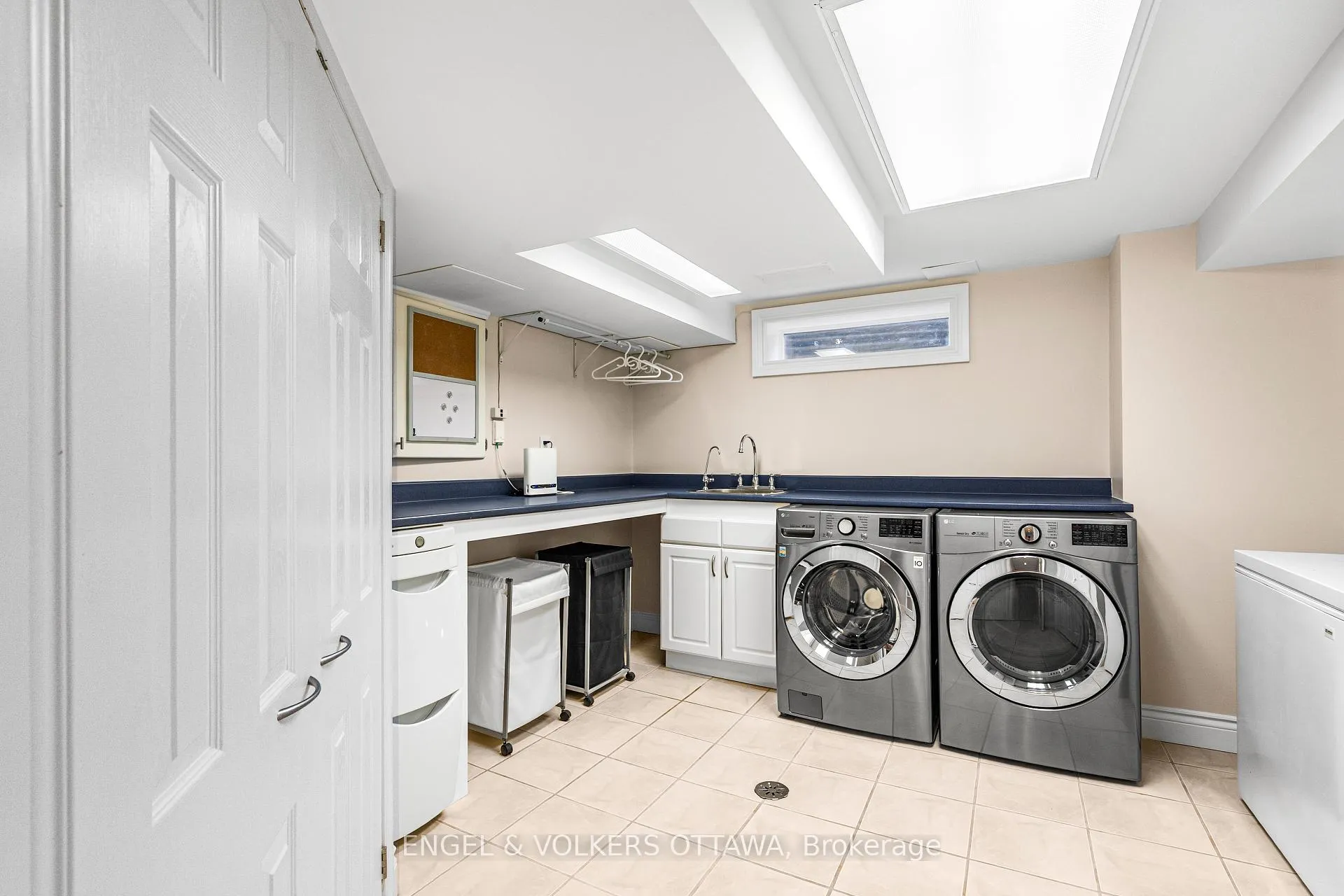 Photo 24 of 2173 Beaumont Road, Ottawa, Playfair Park — HOMEH