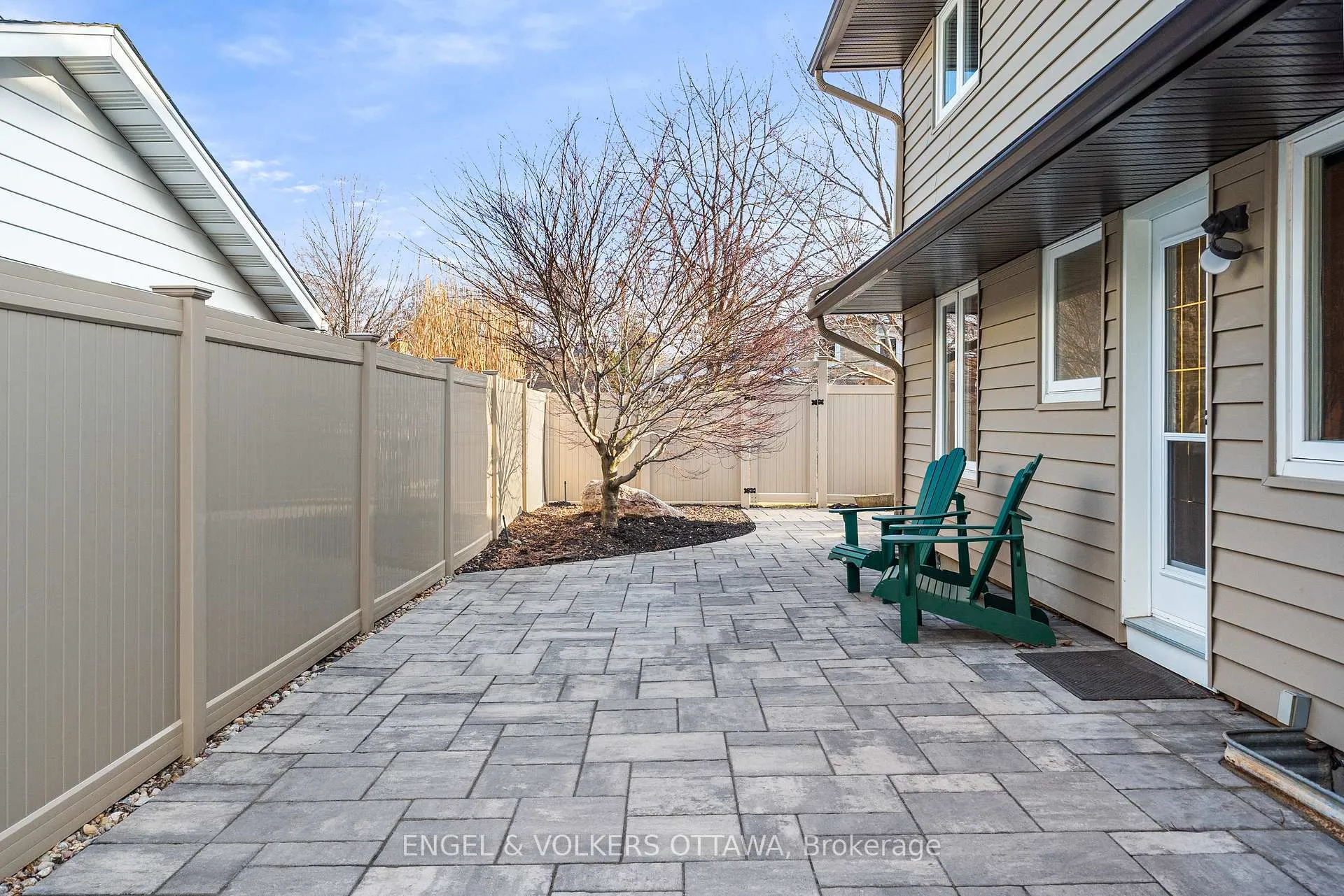 Photo 25 of 2173 Beaumont Road, Ottawa, Playfair Park — HOMEH