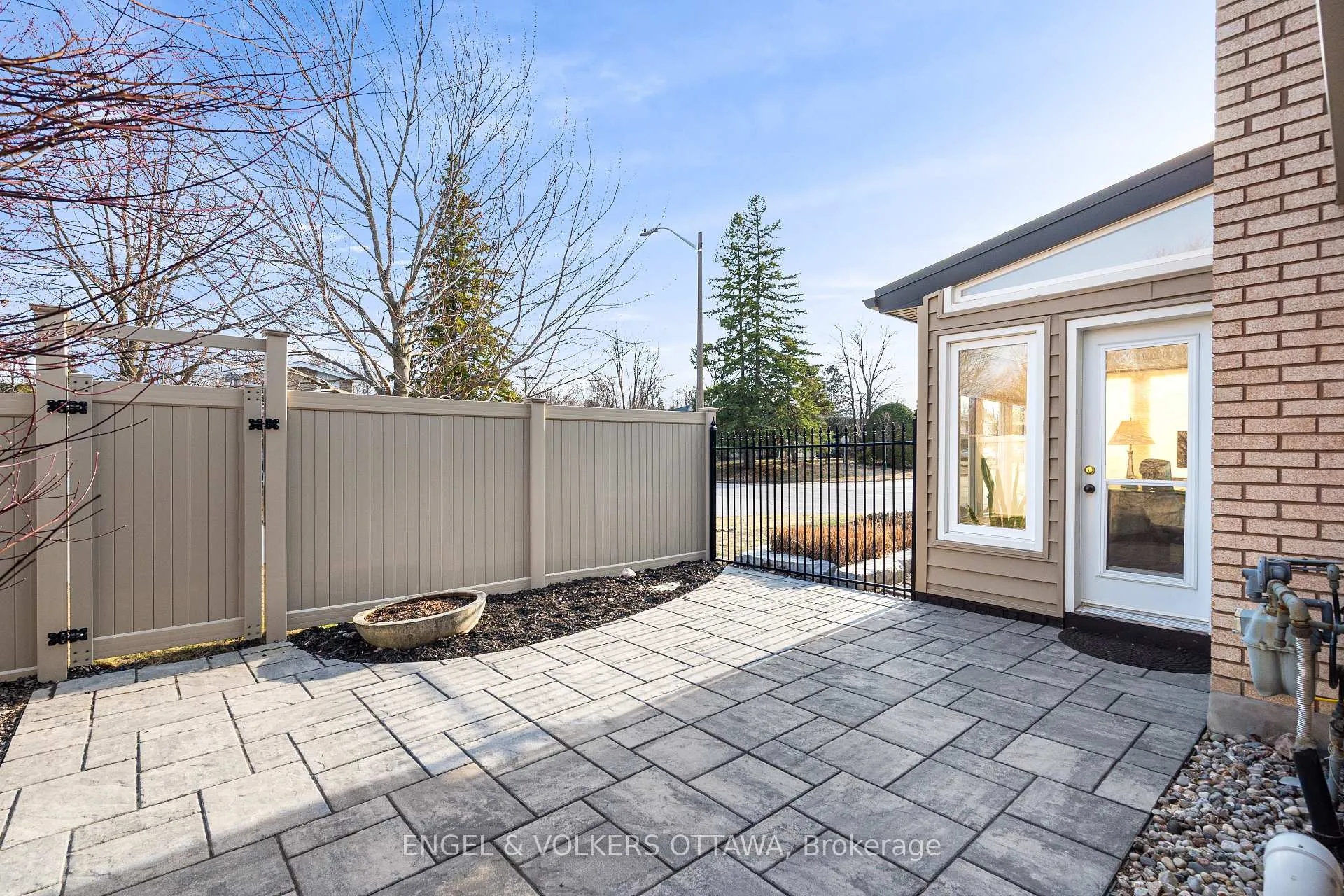Photo 26 of 2173 Beaumont Road, Ottawa, Playfair Park — HOMEH
