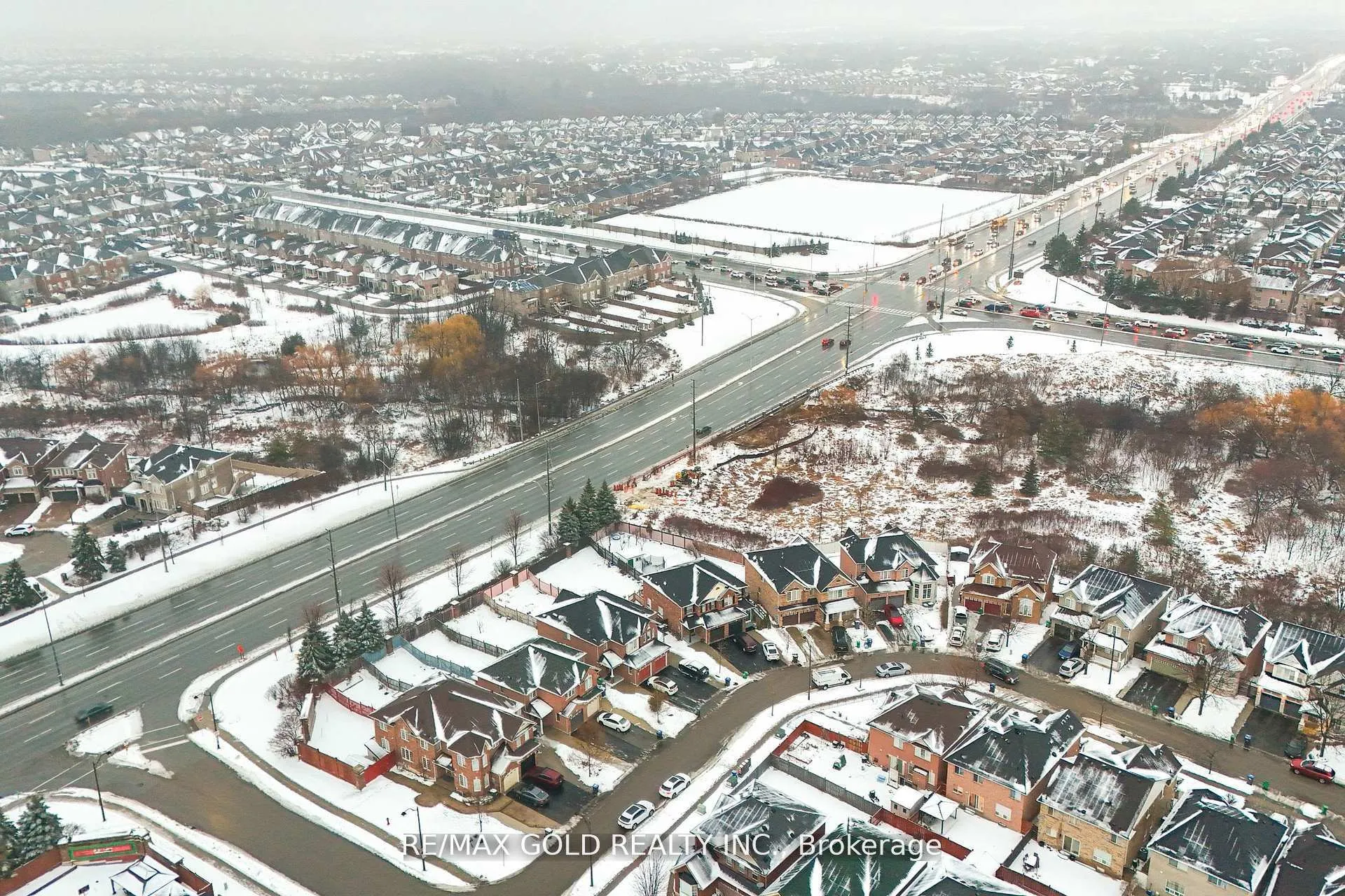 Photo 11 of 61 Bottomwood Street, Brampton, Goreway Drive Corridor — HOMEH