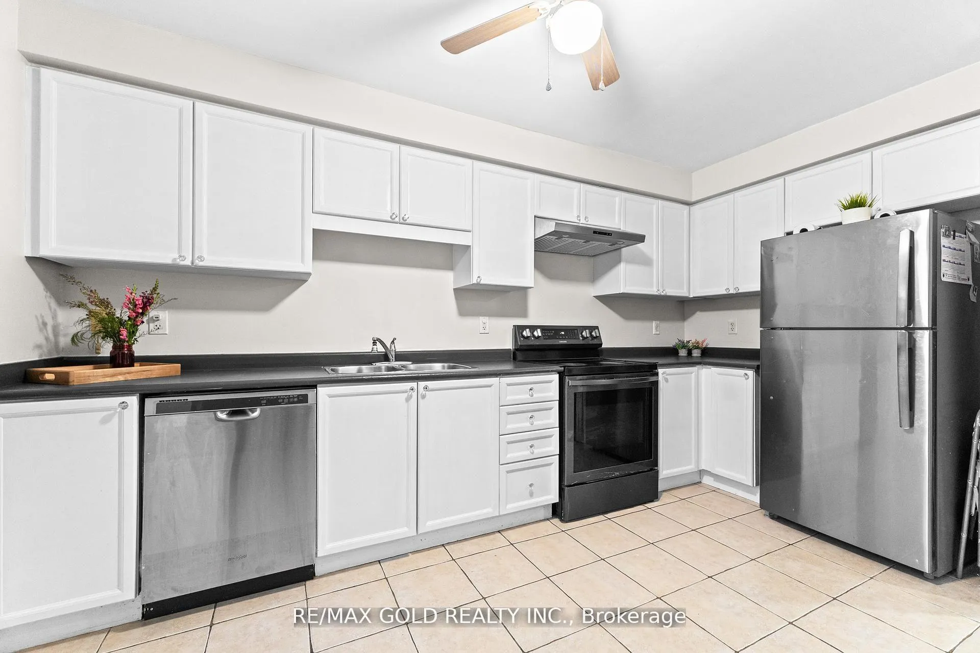 Photo 20 of 61 Bottomwood Street, Brampton, Goreway Drive Corridor — HOMEH