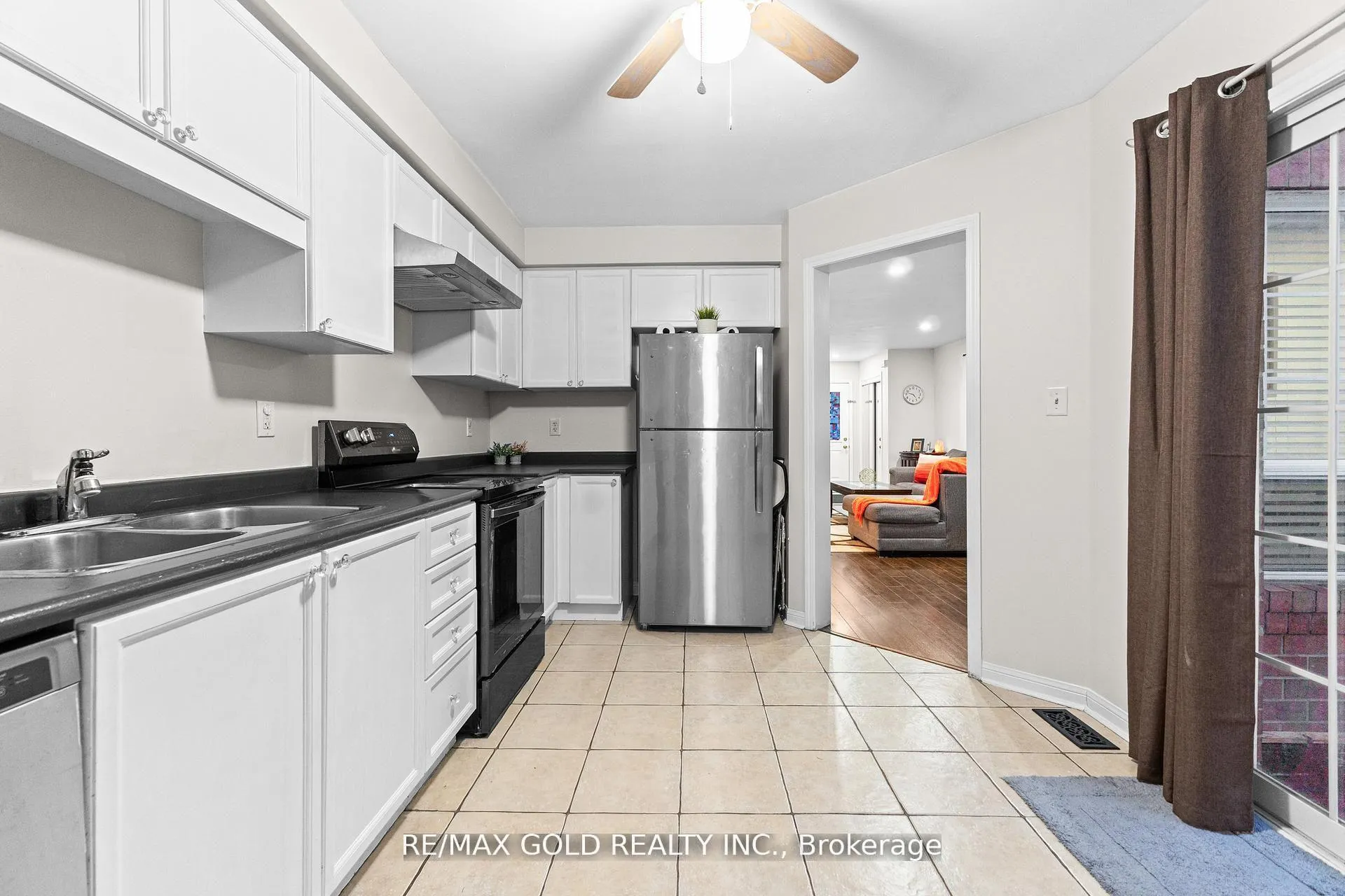 Photo 21 of 61 Bottomwood Street, Brampton, Goreway Drive Corridor — HOMEH