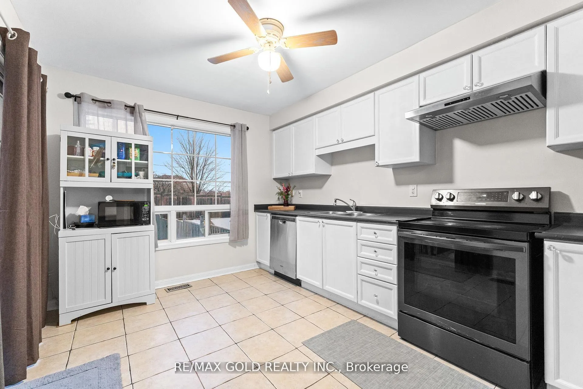 Photo 22 of 61 Bottomwood Street, Brampton, Goreway Drive Corridor — HOMEH