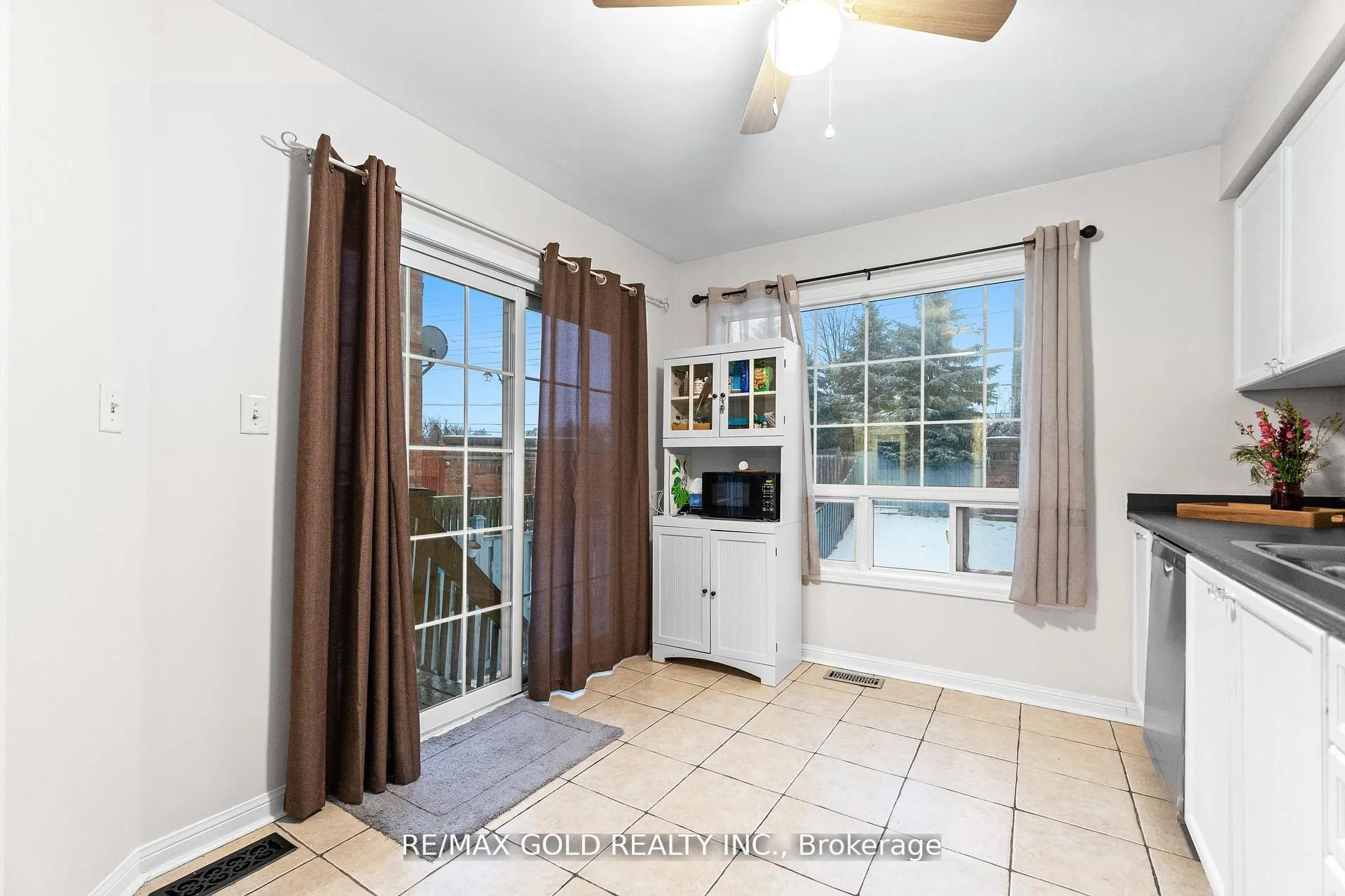 Photo 23 of 61 Bottomwood Street, Brampton, Goreway Drive Corridor — HOMEH
