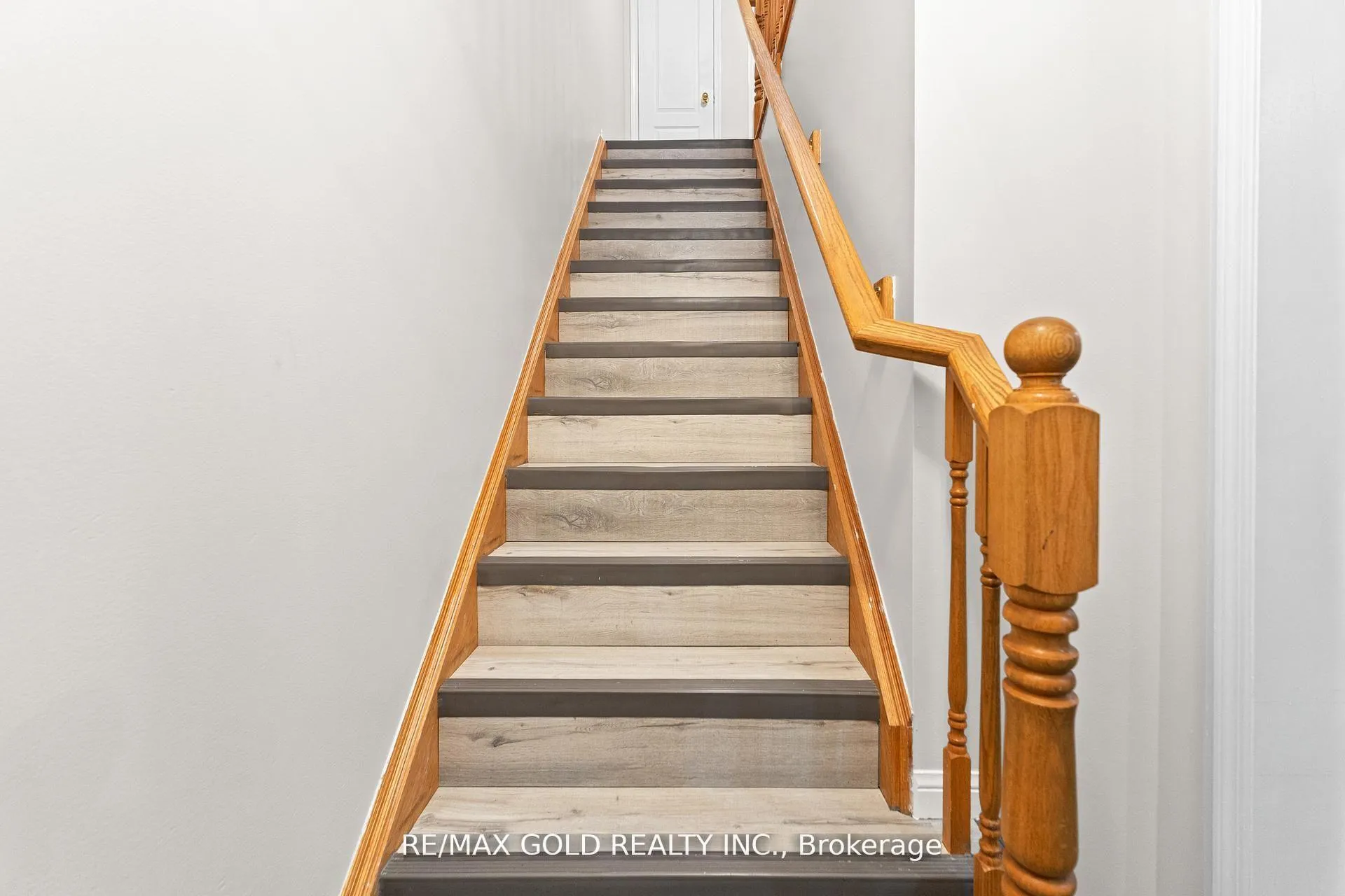 Photo 25 of 61 Bottomwood Street, Brampton, Goreway Drive Corridor — HOMEH
