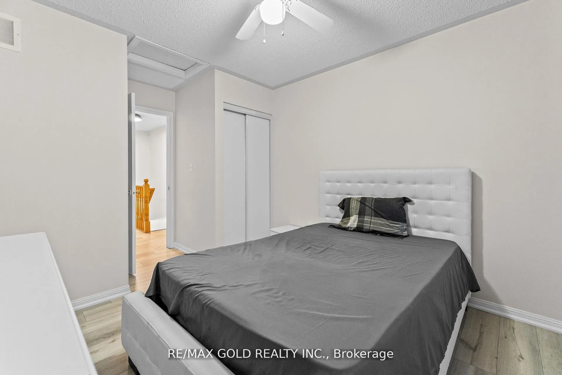 Photo 33 of 61 Bottomwood Street, Brampton, Goreway Drive Corridor — HOMEH