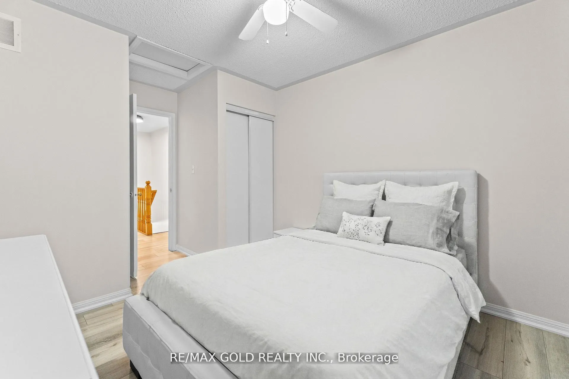Photo 34 of 61 Bottomwood Street, Brampton, Goreway Drive Corridor — HOMEH