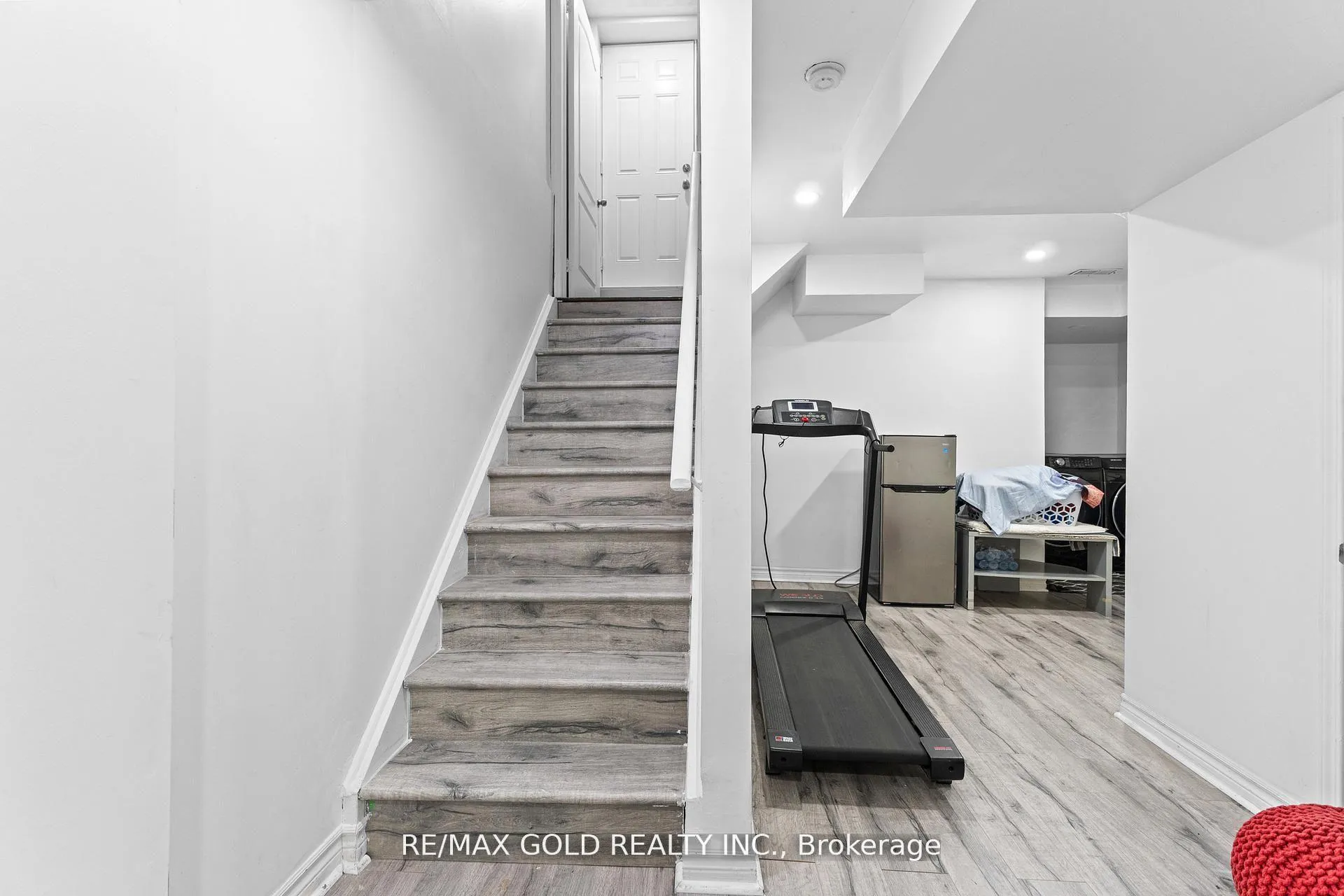 Photo 39 of 61 Bottomwood Street, Brampton, Goreway Drive Corridor — HOMEH