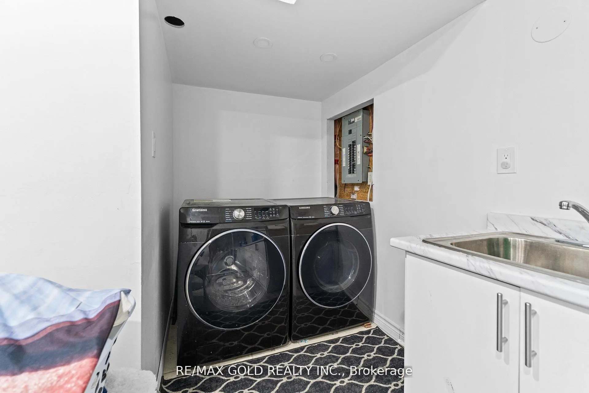 Photo 41 of 61 Bottomwood Street, Brampton, Goreway Drive Corridor — HOMEH