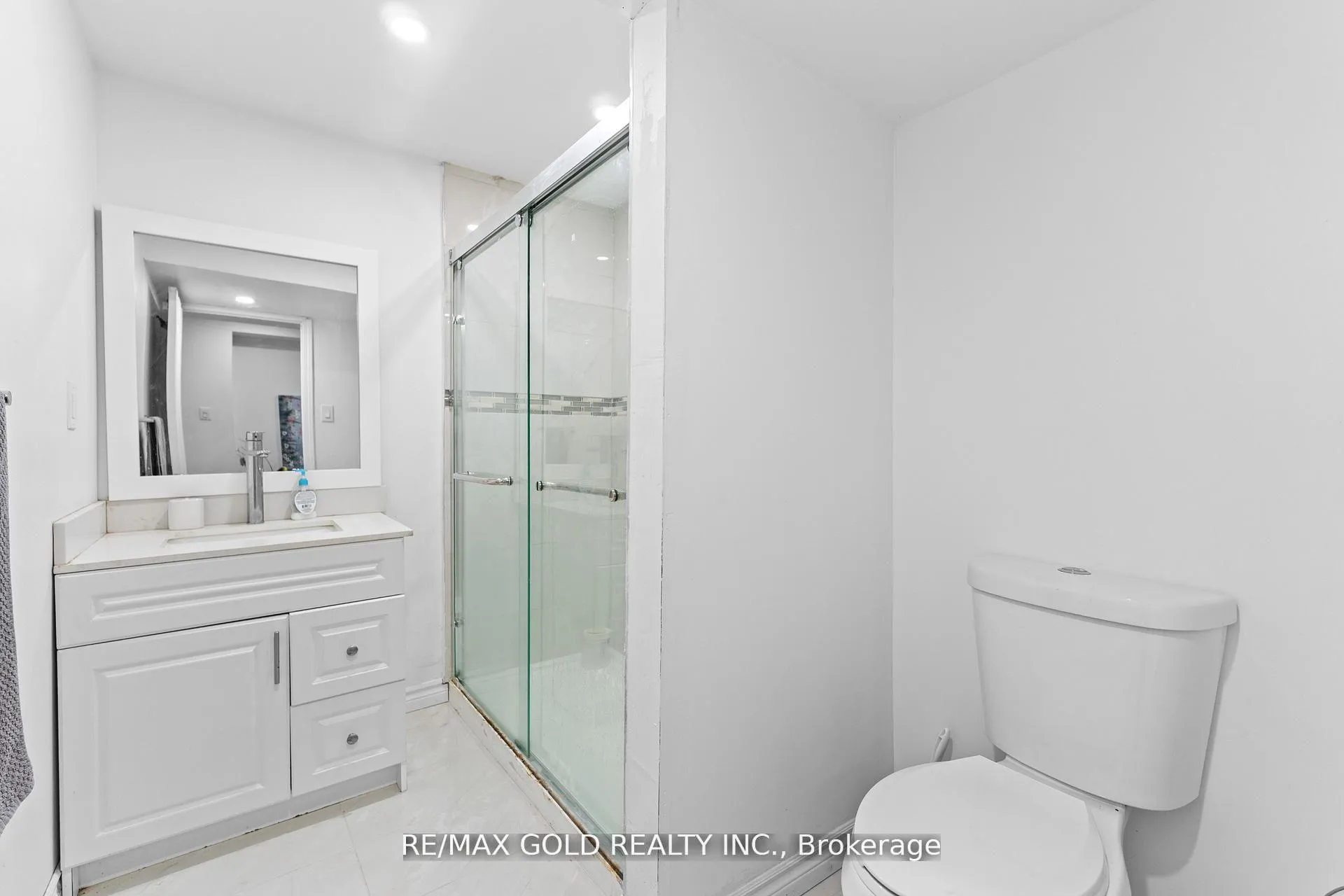 Photo 44 of 61 Bottomwood Street, Brampton, Goreway Drive Corridor — HOMEH