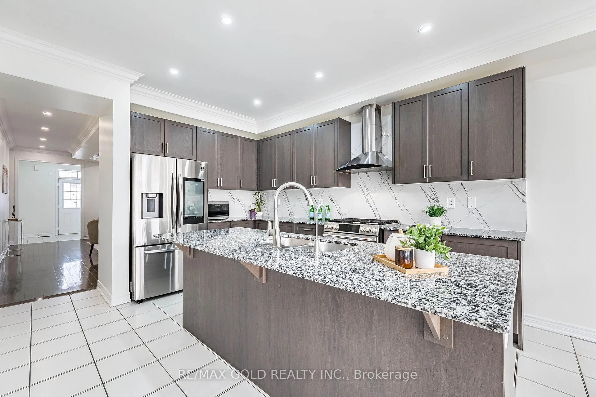 Photo 11 of 6 Agosto Street, Brampton, Northwest Brampton — HOMEH