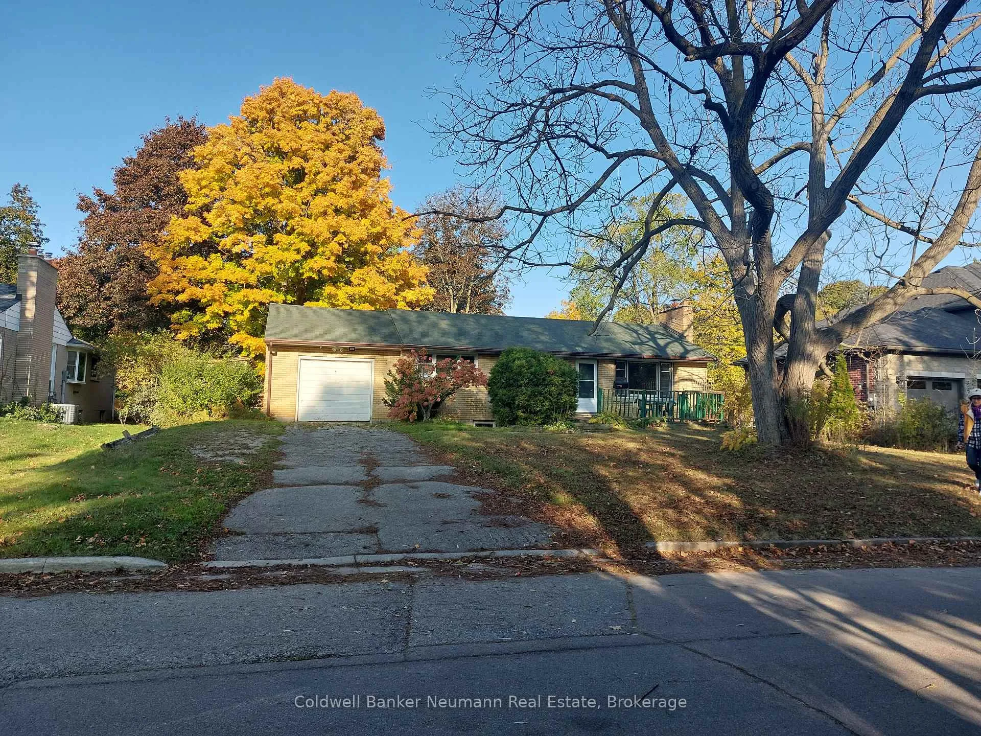 Photo 10 of 74 Rodney Boulevard, Guelph, Dovercliffe Park/Old University — HOMEH
