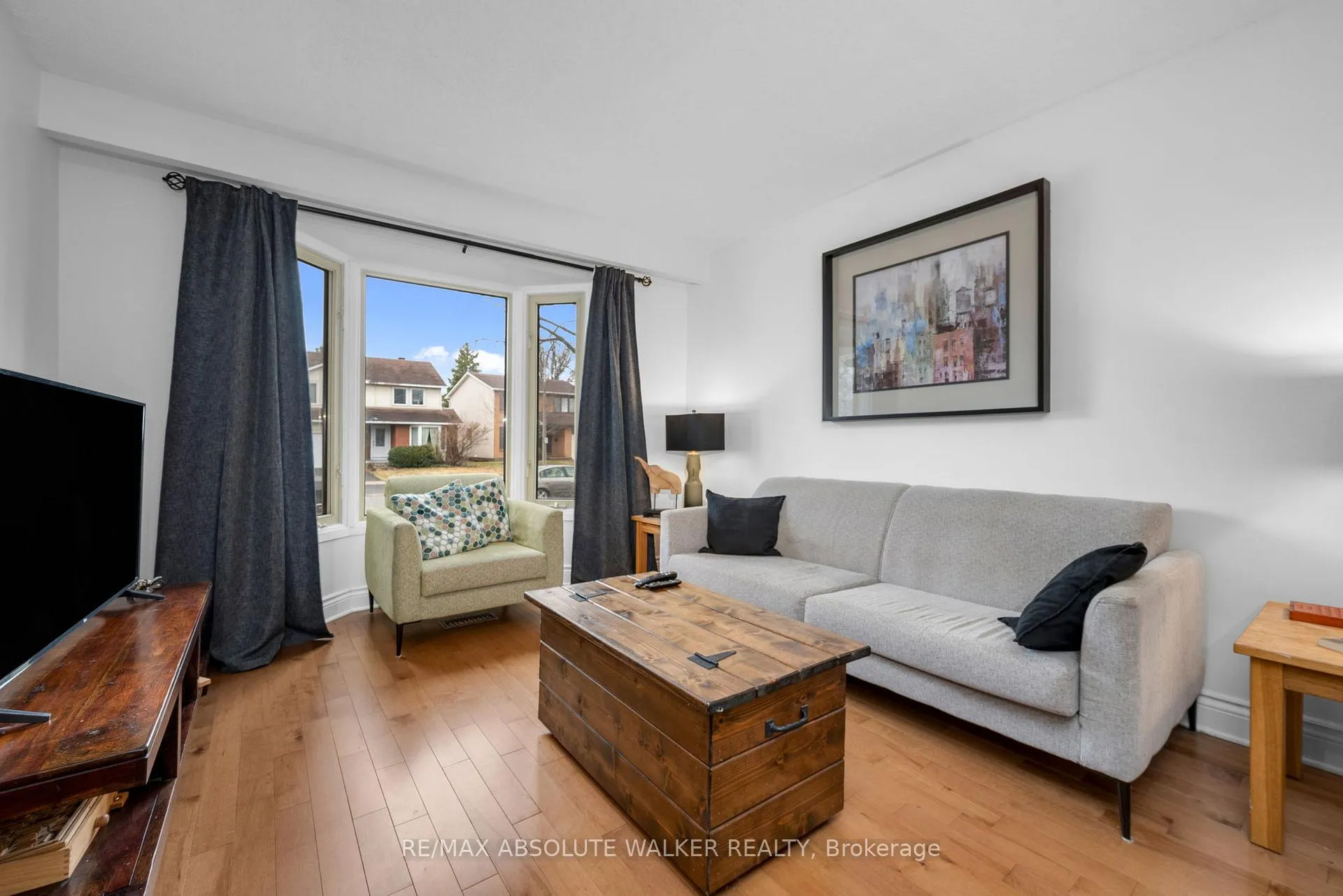 Photo 2 of 6289 Vorlage Drive, Ottawa, Convent Glen North — HOMEH