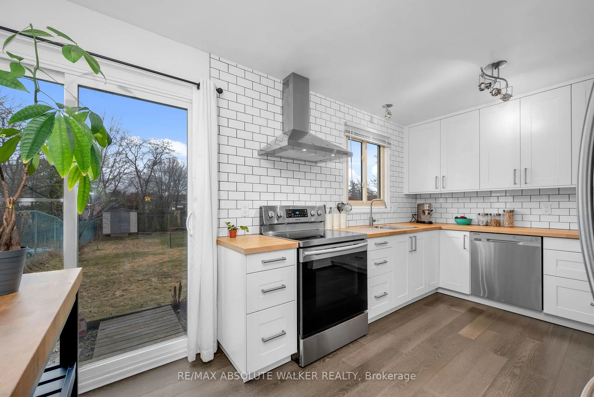 Photo 7 of 6289 Vorlage Drive, Ottawa, Convent Glen North — HOMEH