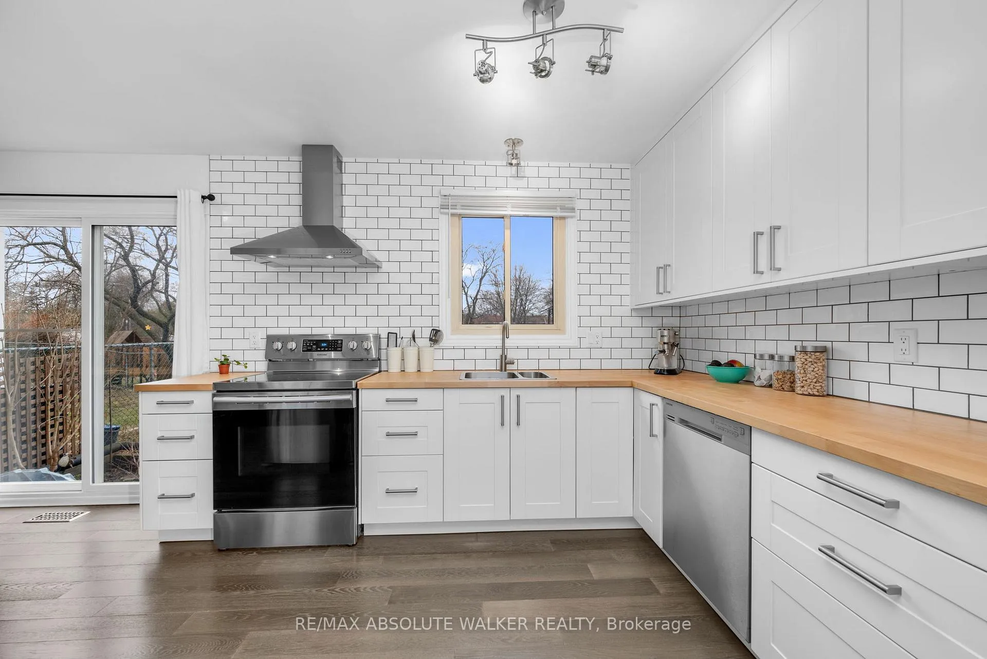 Photo 9 of 6289 Vorlage Drive, Ottawa, Convent Glen North — HOMEH