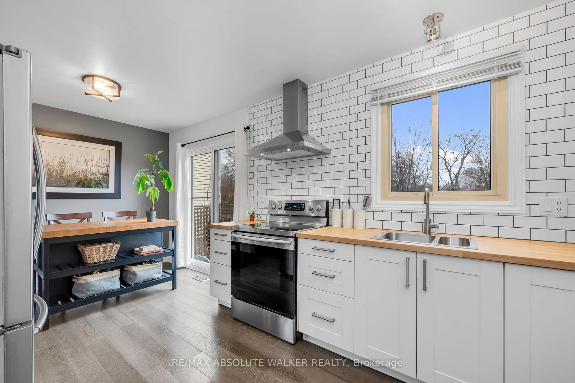 Photo 11 of 6289 Vorlage Drive, Ottawa, Convent Glen North — HOMEH