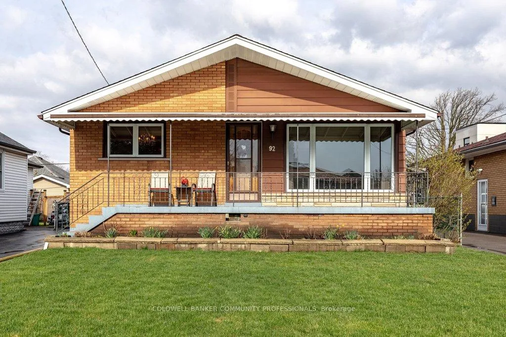Photo 2 of 92 Reid Avenue S, Hamilton, Glenview — HOMEH