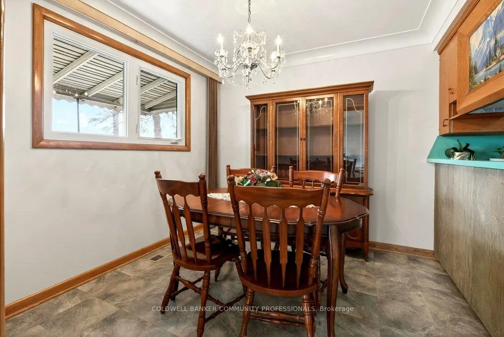 Photo 11 of 92 Reid Avenue S, Hamilton, Glenview — HOMEH