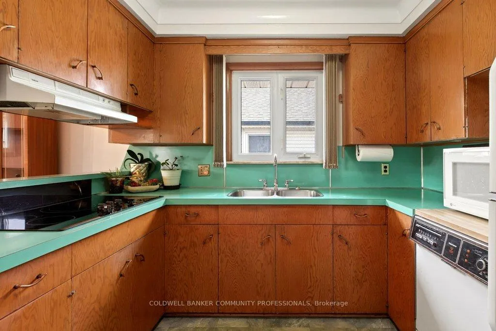 Photo 15 of 92 Reid Avenue S, Hamilton, Glenview — HOMEH