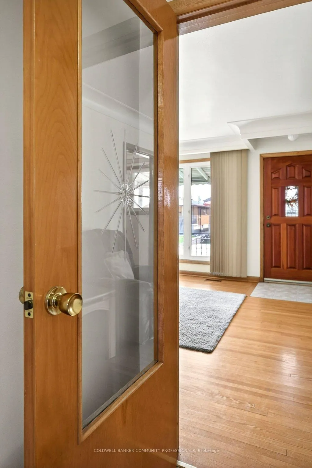 Photo 17 of 92 Reid Avenue S, Hamilton, Glenview — HOMEH