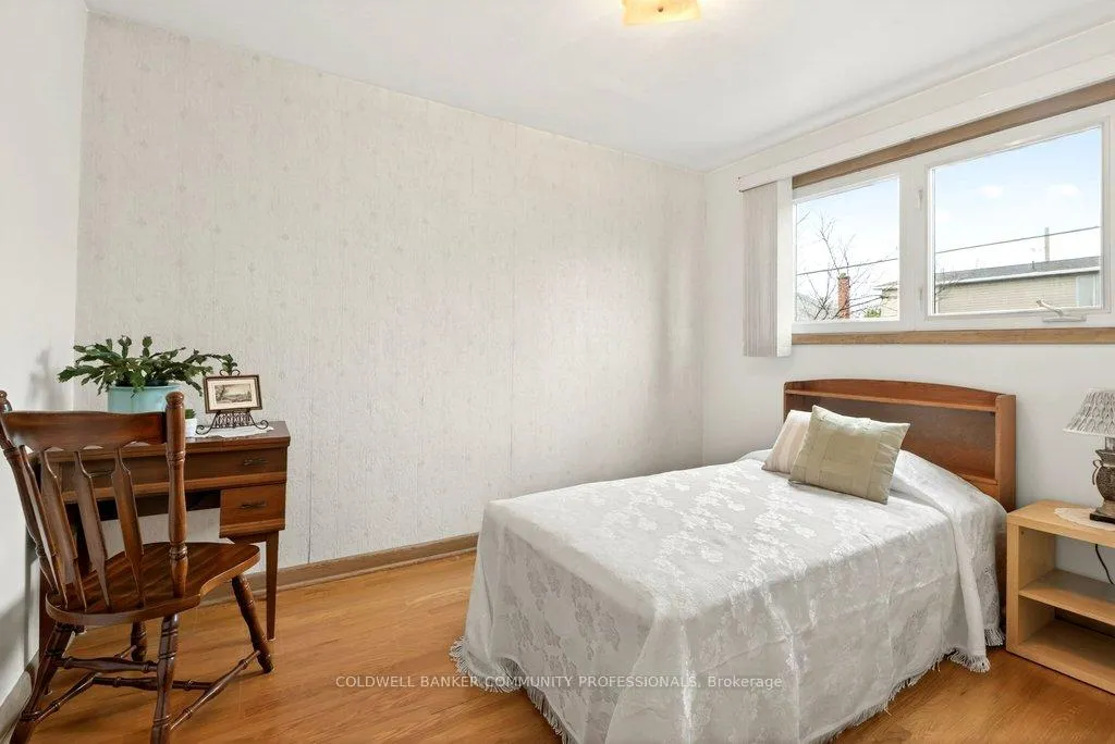 Photo 23 of 92 Reid Avenue S, Hamilton, Glenview — HOMEH