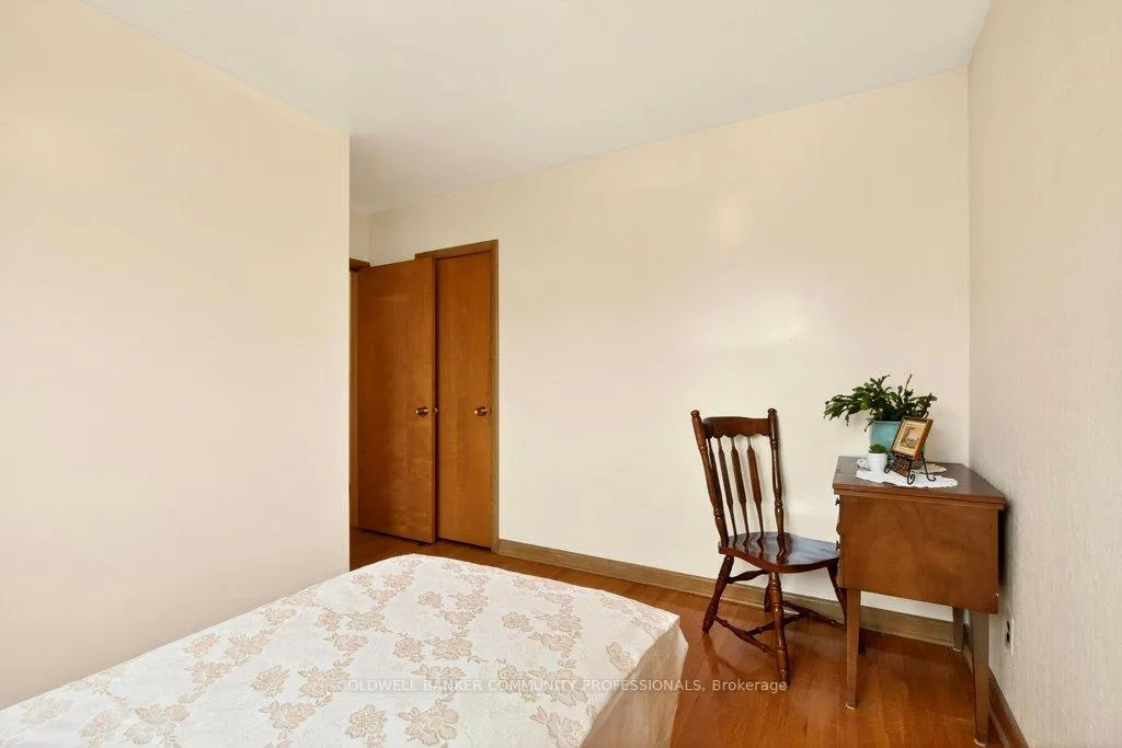 Photo 24 of 92 Reid Avenue S, Hamilton, Glenview — HOMEH