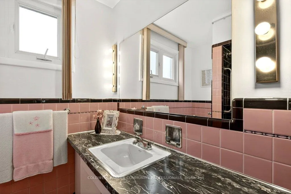 Photo 28 of 92 Reid Avenue S, Hamilton, Glenview — HOMEH