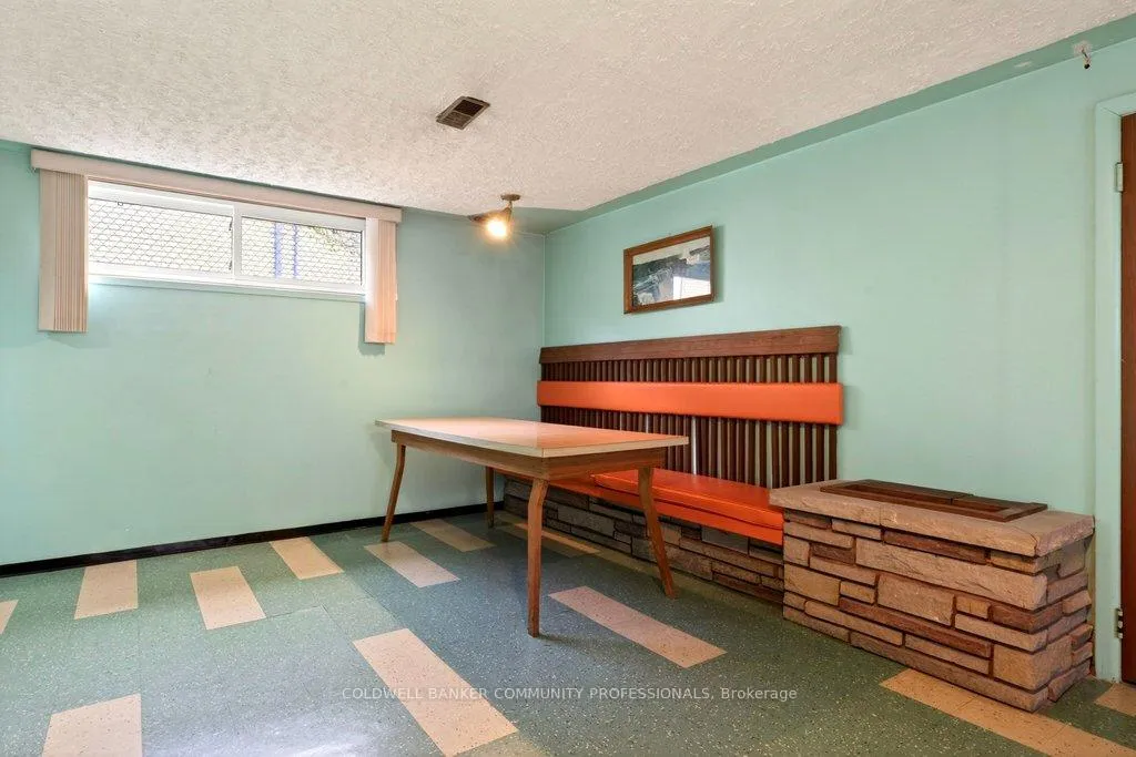 Photo 36 of 92 Reid Avenue S, Hamilton, Glenview — HOMEH