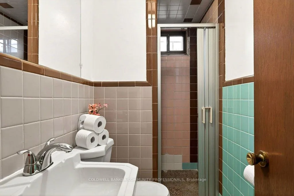 Photo 41 of 92 Reid Avenue S, Hamilton, Glenview — HOMEH