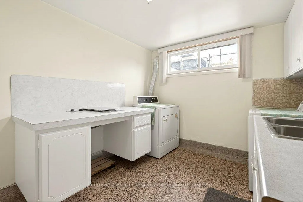 Photo 42 of 92 Reid Avenue S, Hamilton, Glenview — HOMEH