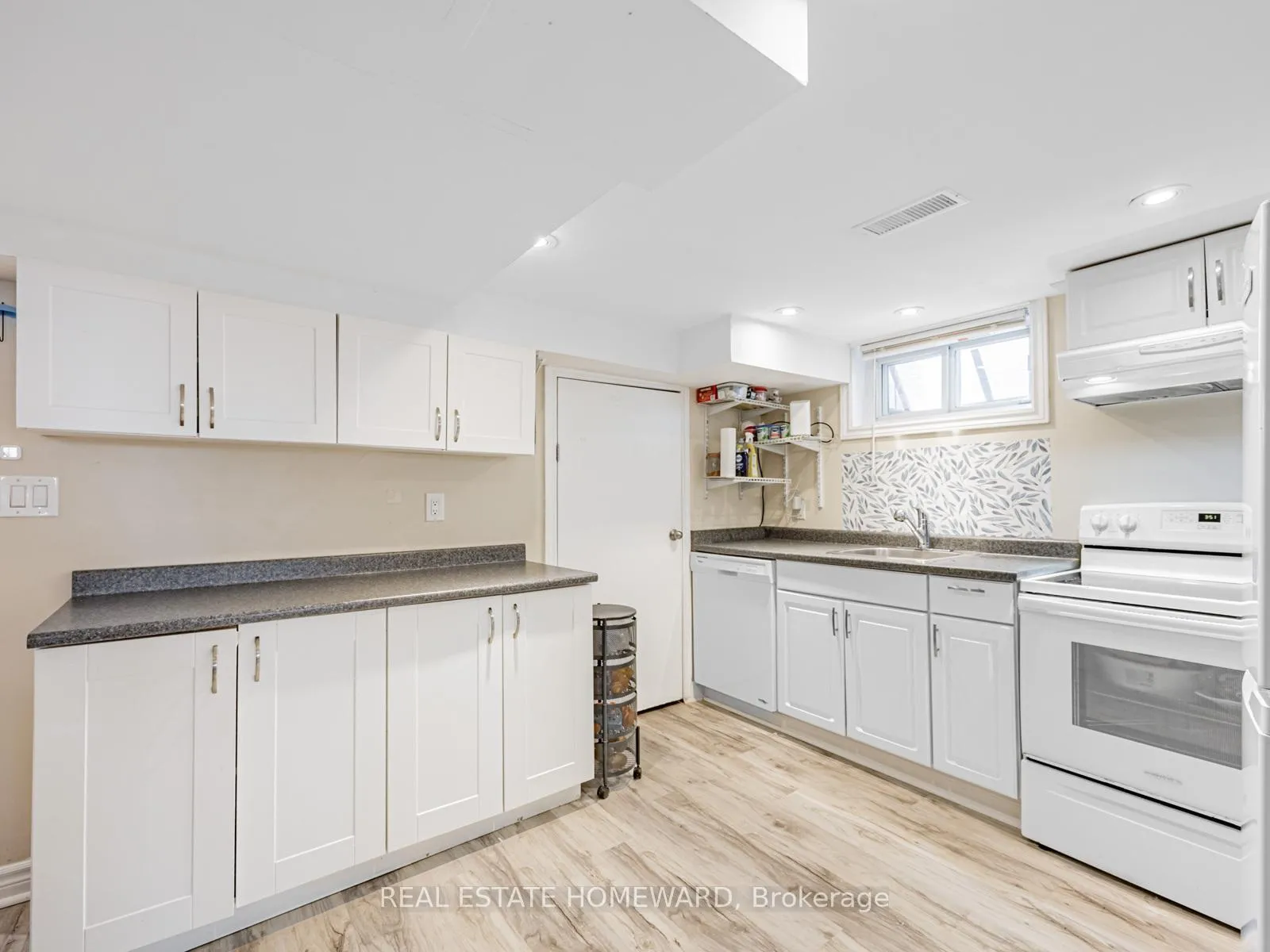 Photo 35 of 793 Eastglen Drive, Oshawa, Eastdale — HOMEH