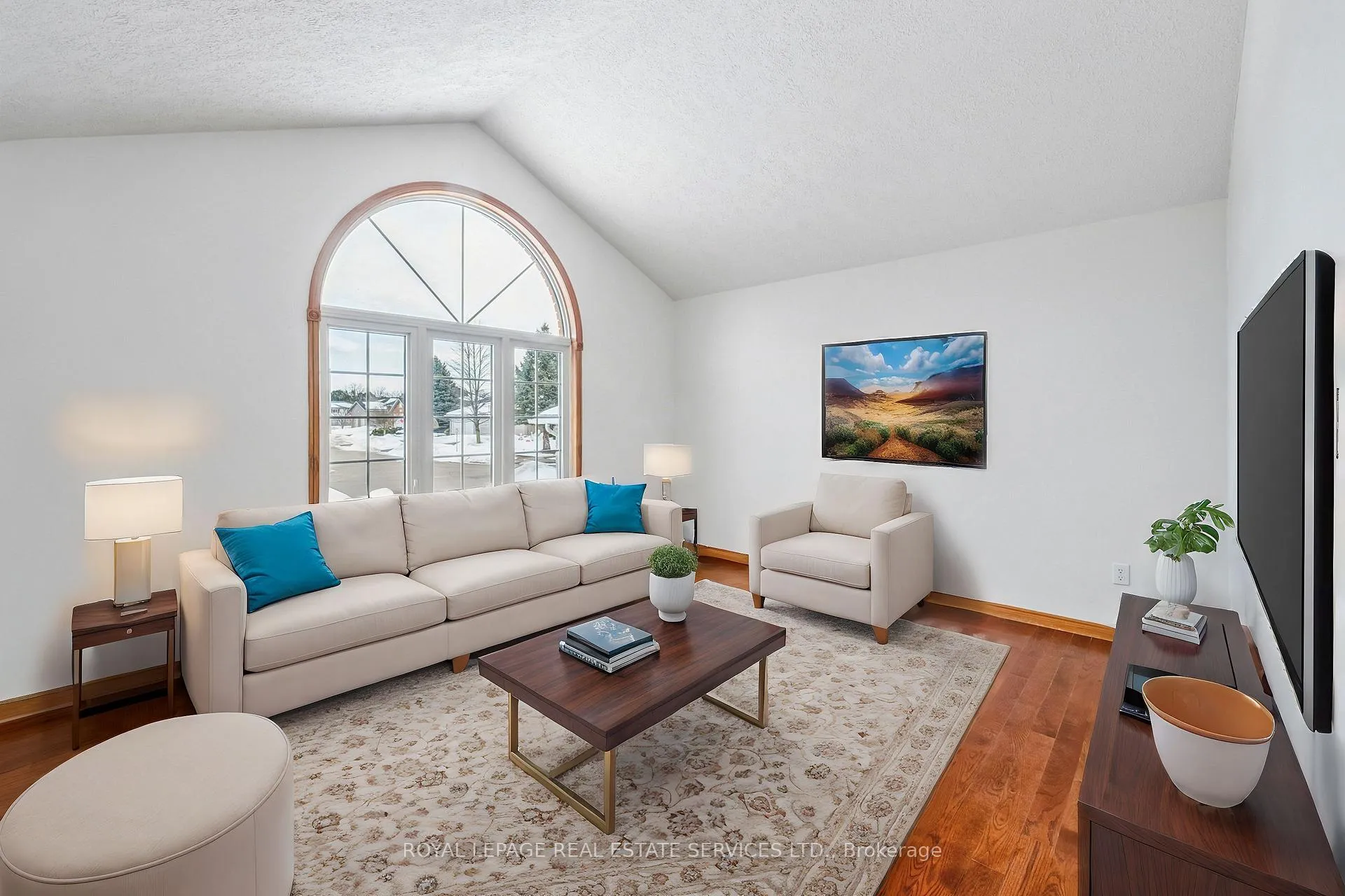 Photo 5 of 82 Whitlaw Way, Brant, Paris — HOMEH