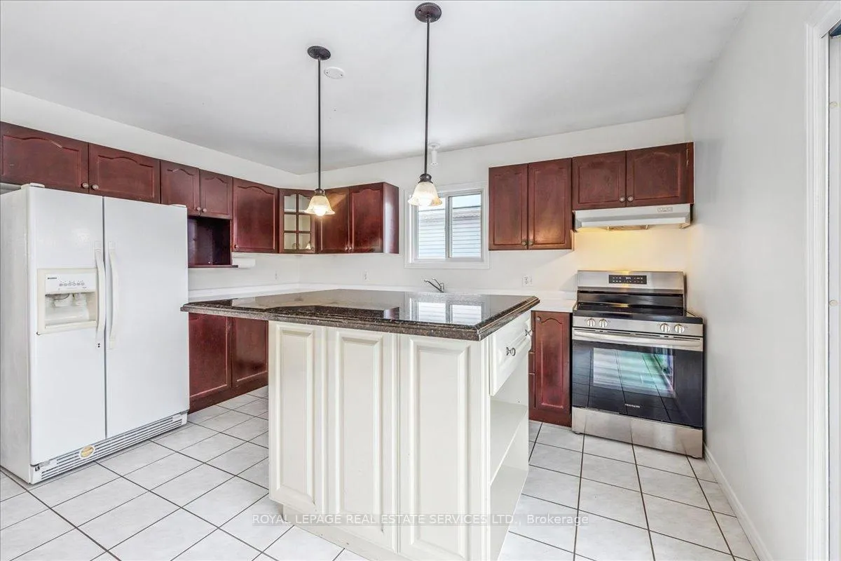 Photo 11 of 82 Whitlaw Way, Brant, Paris — HOMEH