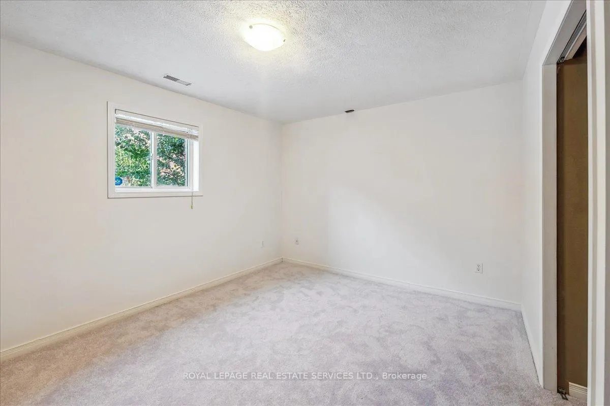 Photo 20 of 82 Whitlaw Way, Brant, Paris — HOMEH