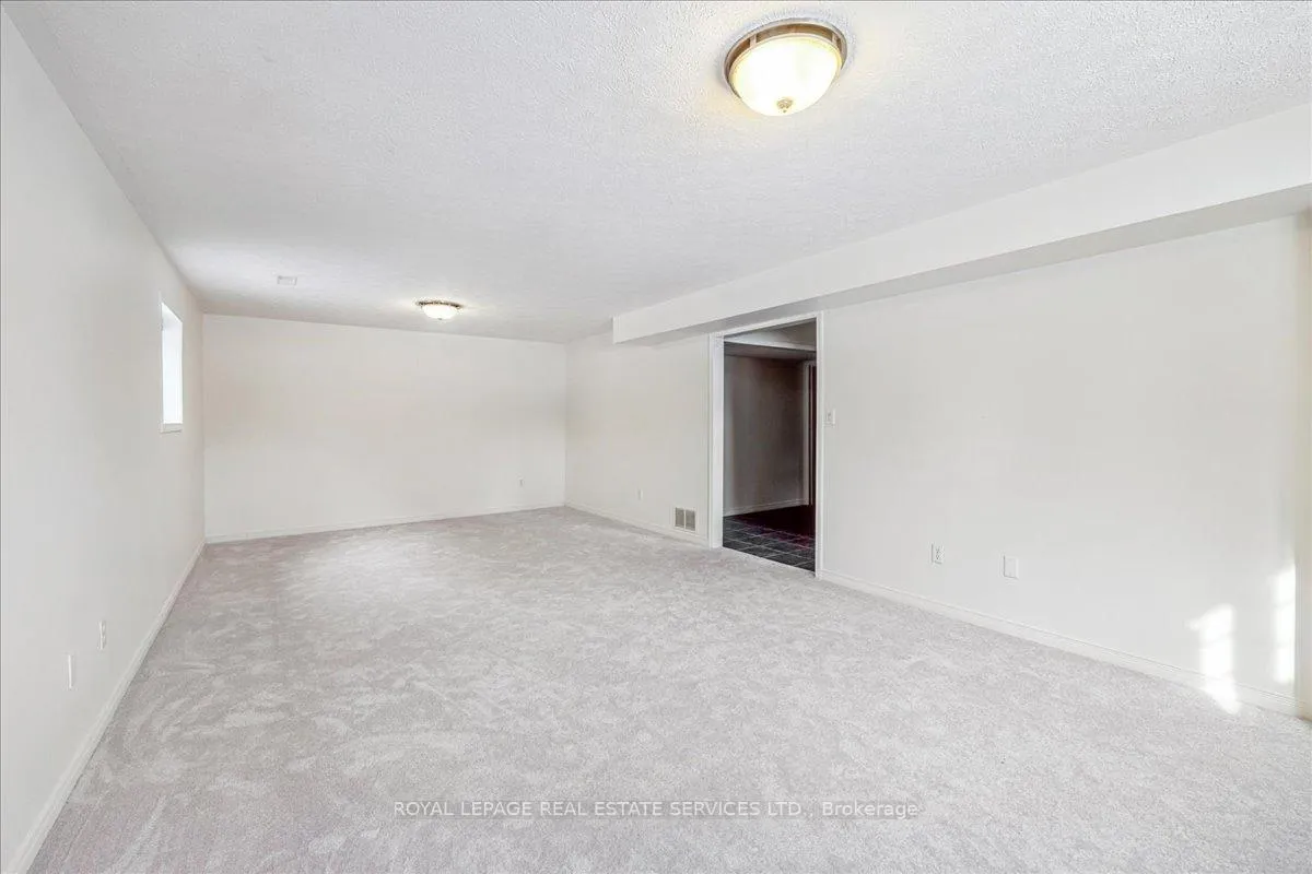 Photo 27 of 82 Whitlaw Way, Brant, Paris — HOMEH