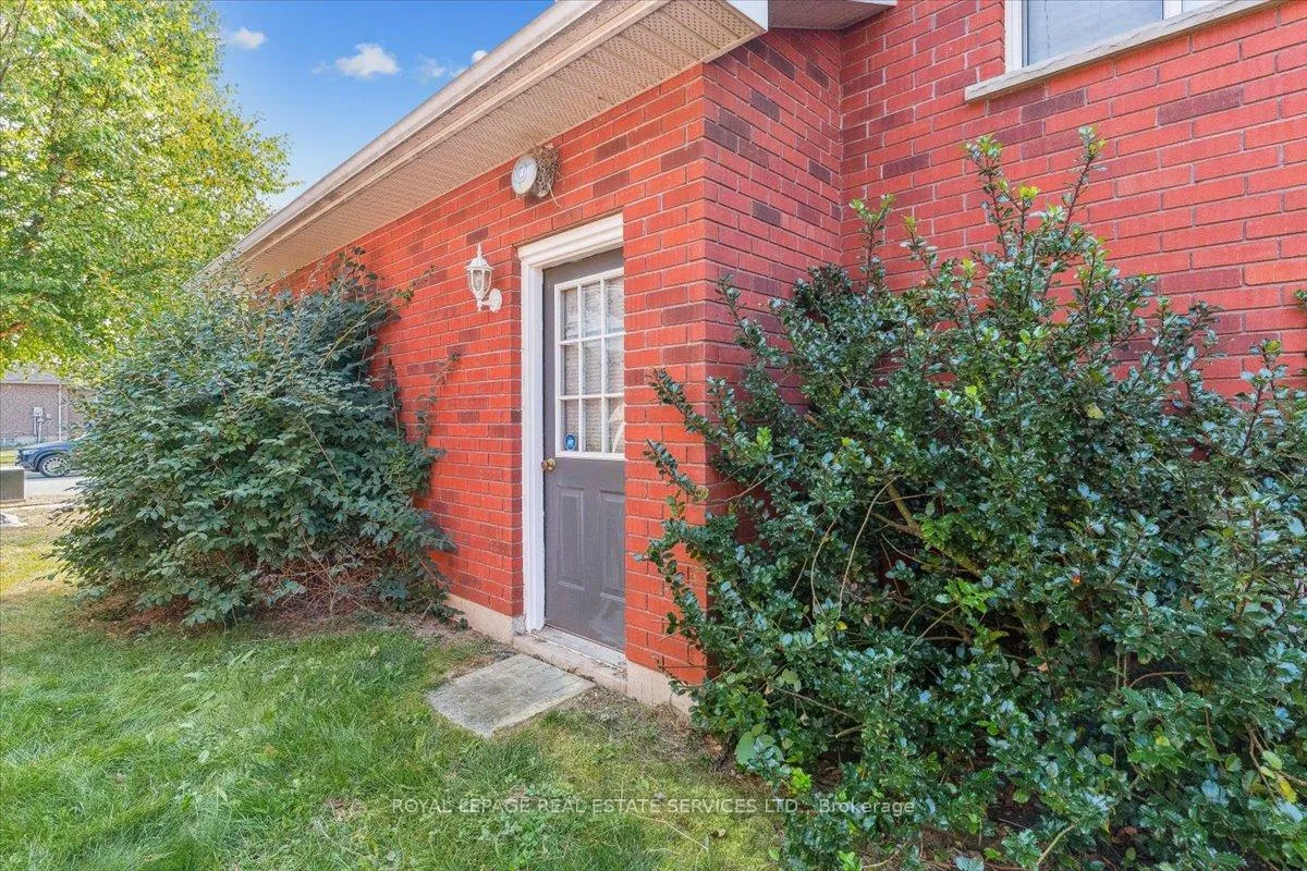 Photo 36 of 82 Whitlaw Way, Brant, Paris — HOMEH