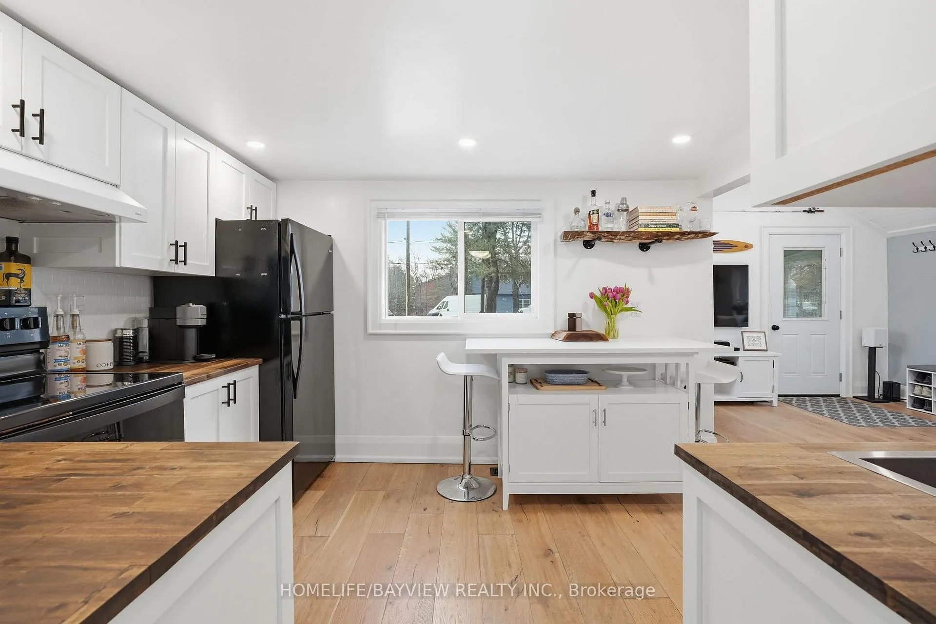 Photo 5 of 835 First Street S, Gravenhurst, Muskoka (S) — HOMEH