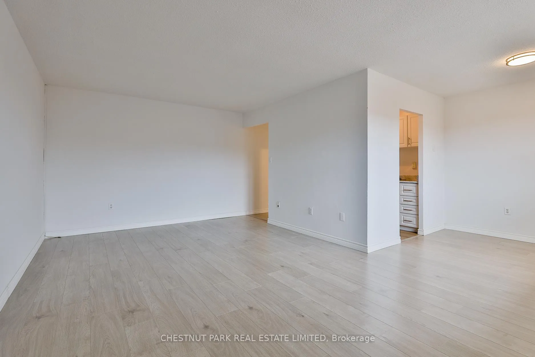 Photo 3 of Unit 408, 888 Glen Street, Oshawa, Lakeview — HOMEH