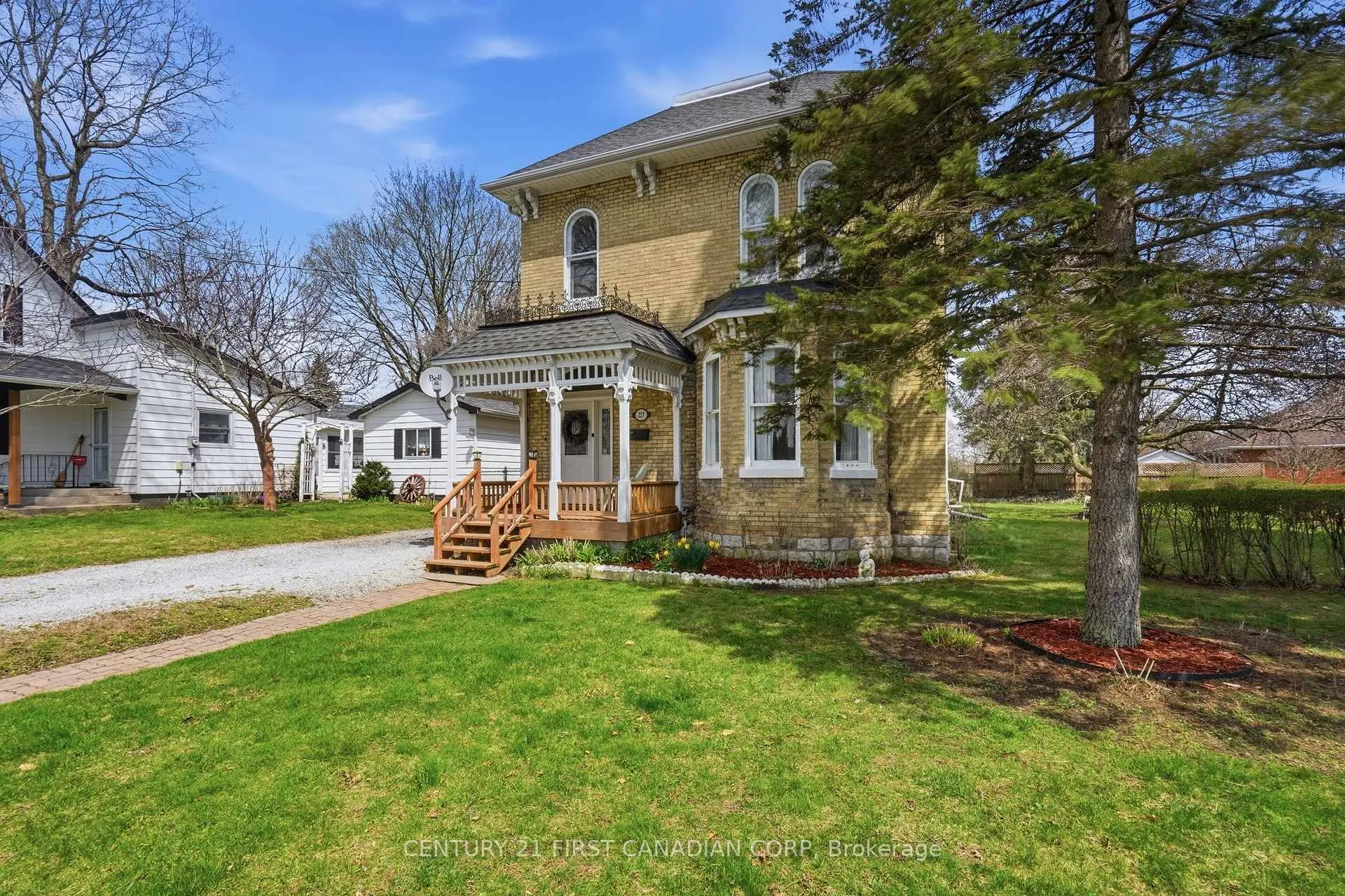 Photo 2 of 227 Monroe Street, West Elgin, Rodney — HOMEH