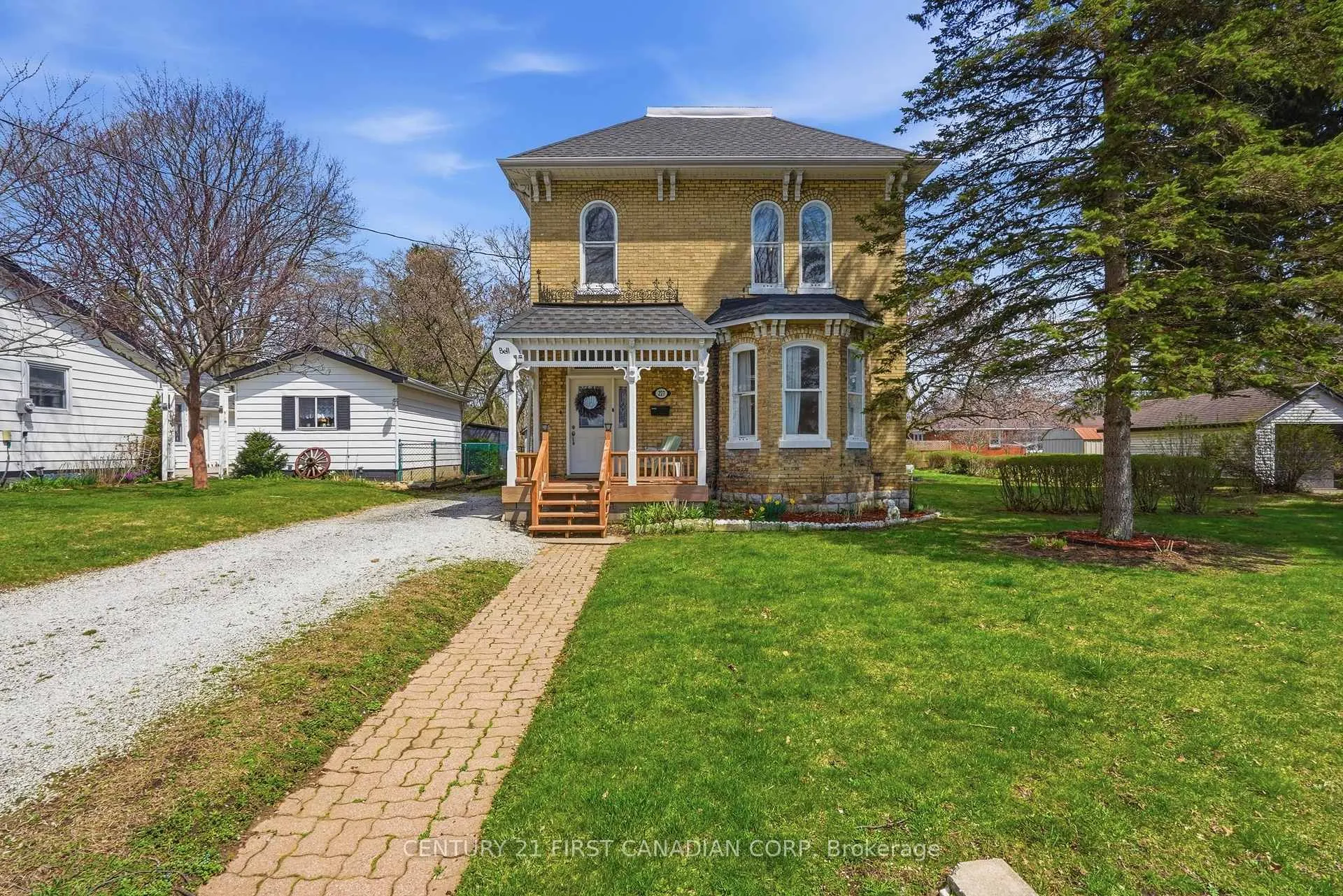 Photo 3 of 227 Monroe Street, West Elgin, Rodney — HOMEH