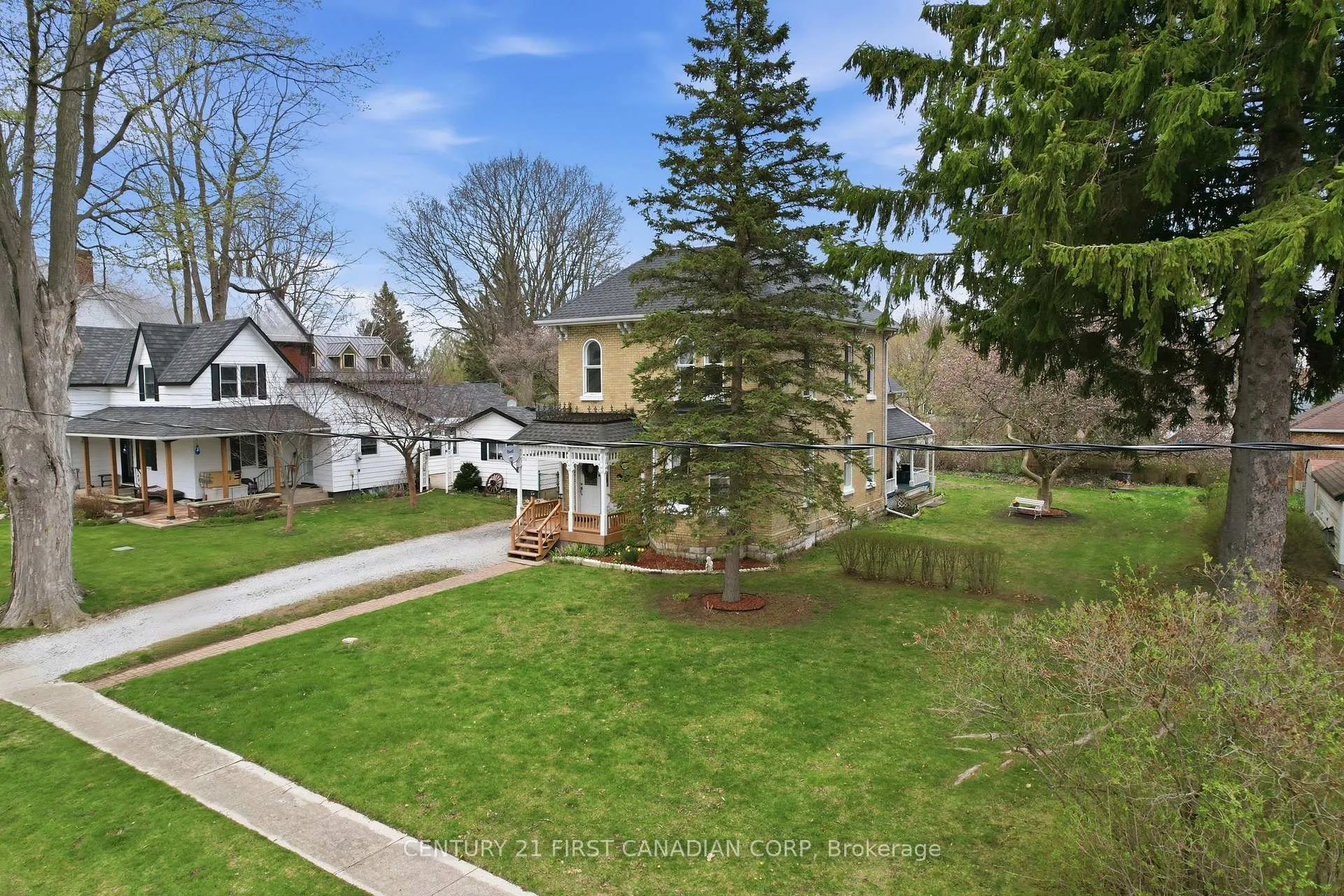 Photo 4 of 227 Monroe Street, West Elgin, Rodney — HOMEH