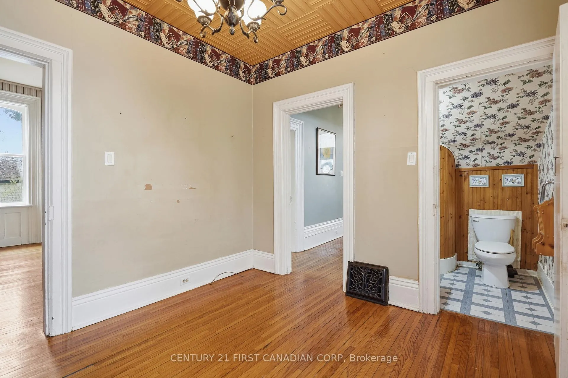 Photo 19 of 227 Monroe Street, West Elgin, Rodney — HOMEH