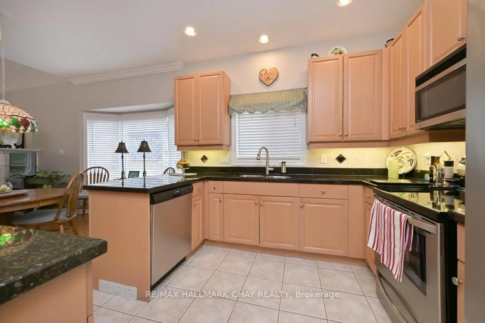 Photo 5 of 50 Via Amici, New Tecumseth, Rural New Tecumseth — HOMEH